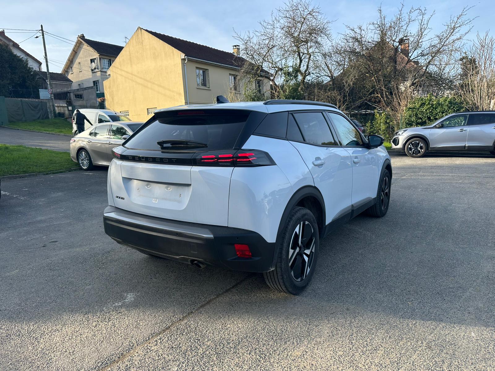 Achat PEUGEOT 2008 1.2 PureTech 100ch S&S BVM6 Allure – 5P 07/03/2025 en France pour importation en Algérie (Occasion). Spécialiste Export -3 ans, CCR, Mujahid chez DJ CAR. Réf qcs0s9t