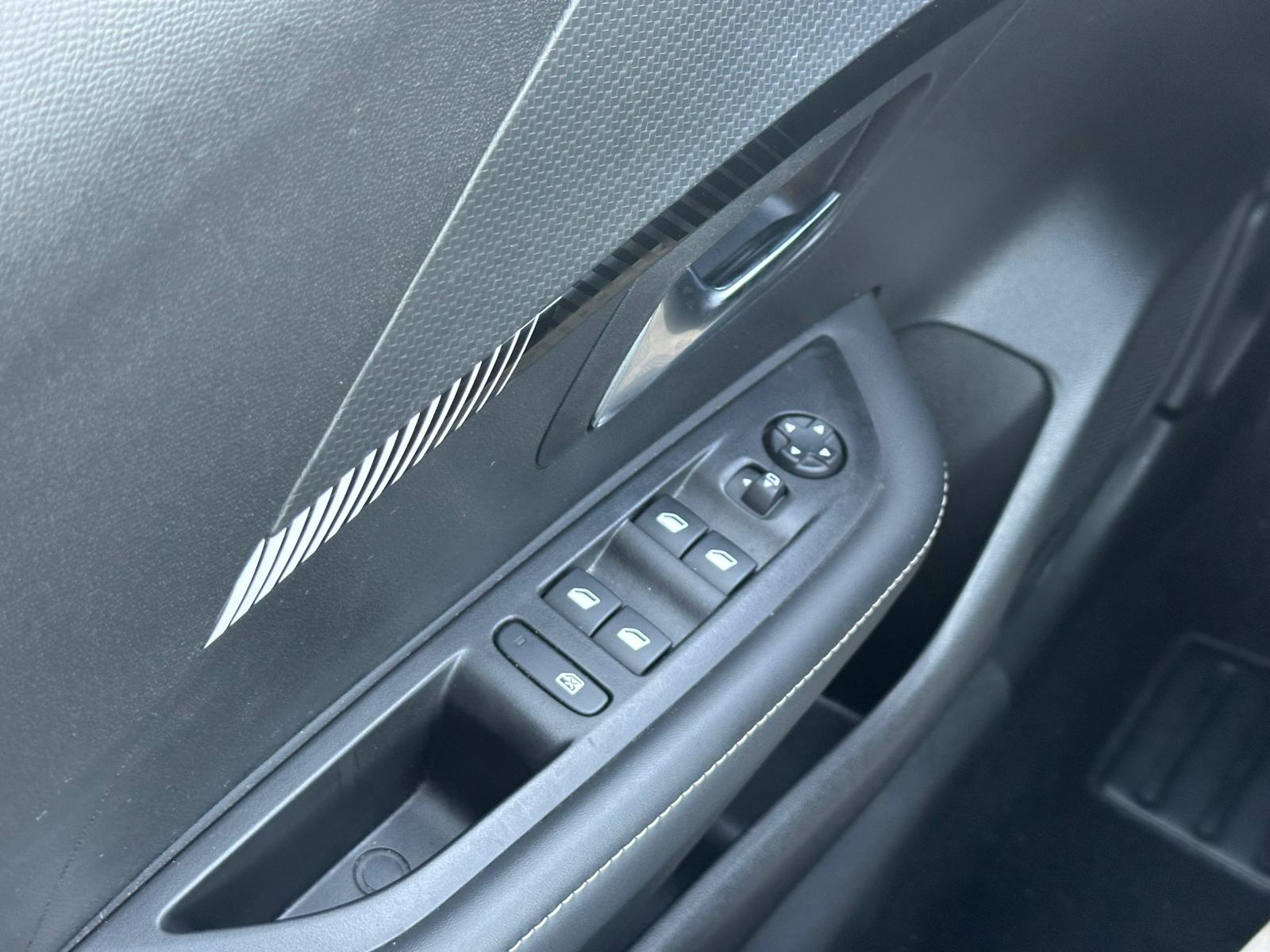 Achat PEUGEOT 208 1.2 PureTech 100 S&S BVM6 Allure – 5P 22/02/2024 en France pour importation en Algérie (Occasion). Spécialiste Export -3 ans, CCR, Mujahid chez DJ CAR. Réf 1ldvf1oec