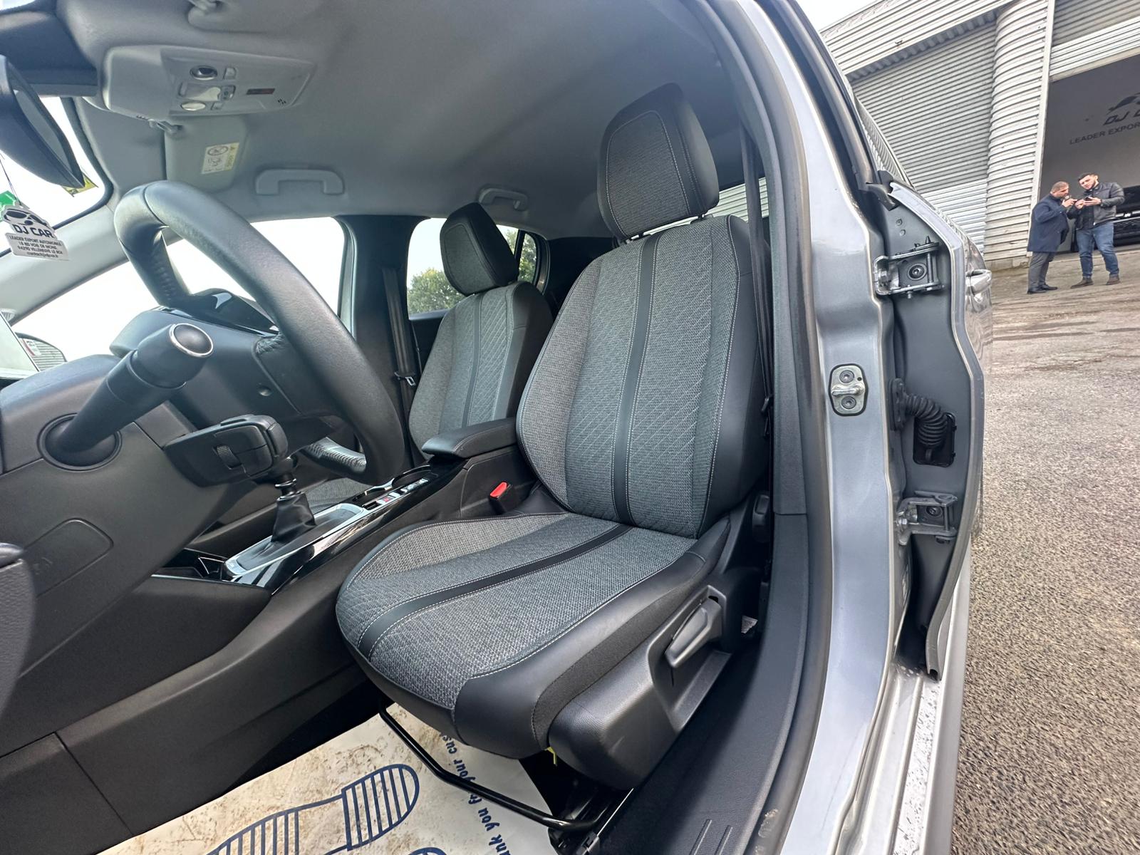 Achat PEUGEOT 208 1.2 PureTech 100 S&S BVM6 Allure – 5P 22/02/2024 en France pour importation en Algérie (Occasion). Spécialiste Export -3 ans, CCR, Mujahid chez DJ CAR. Réf 1ldvf1oec