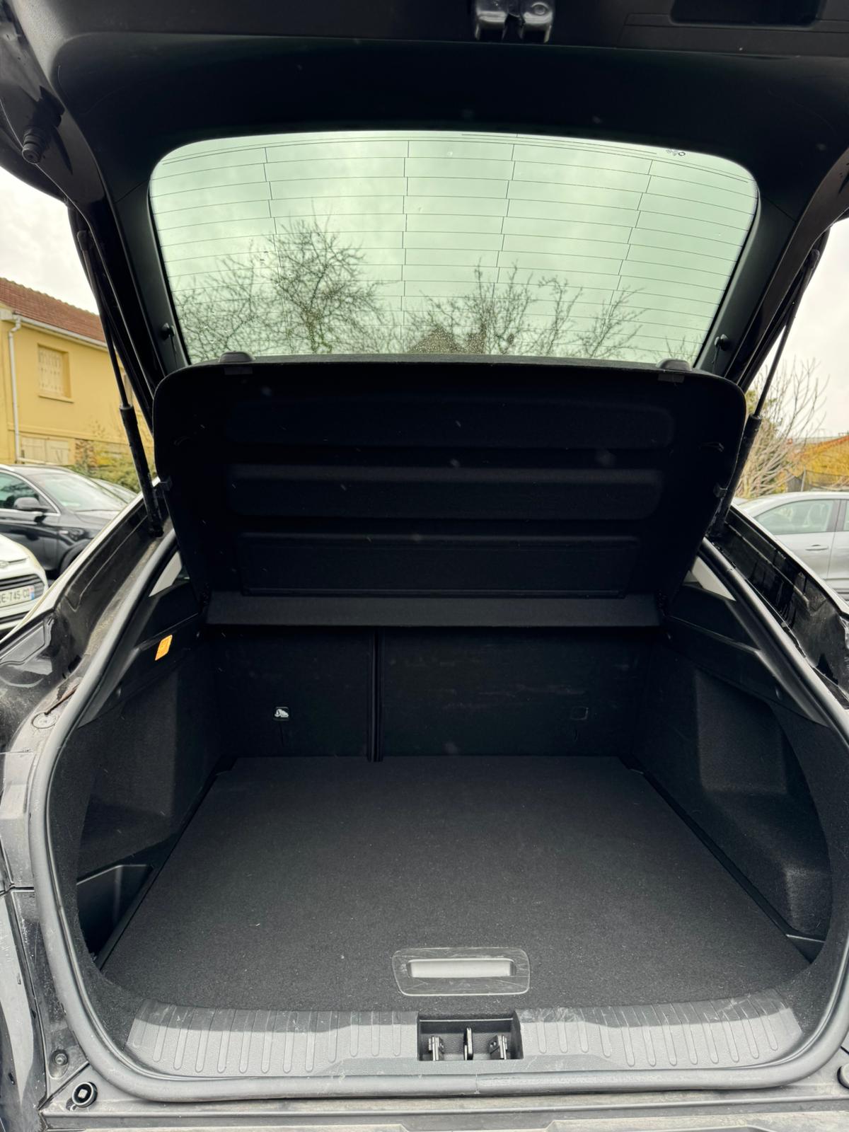 Achat RENAULT ARKANA 1.3 TCe 140 EDC EVOLUTION – BVA7 31/07/2023 en France pour importation en Algérie (Occasion). Spécialiste Export -3 ans, CCR, Mujahid chez DJ CAR. Réf 1f9dkpytx