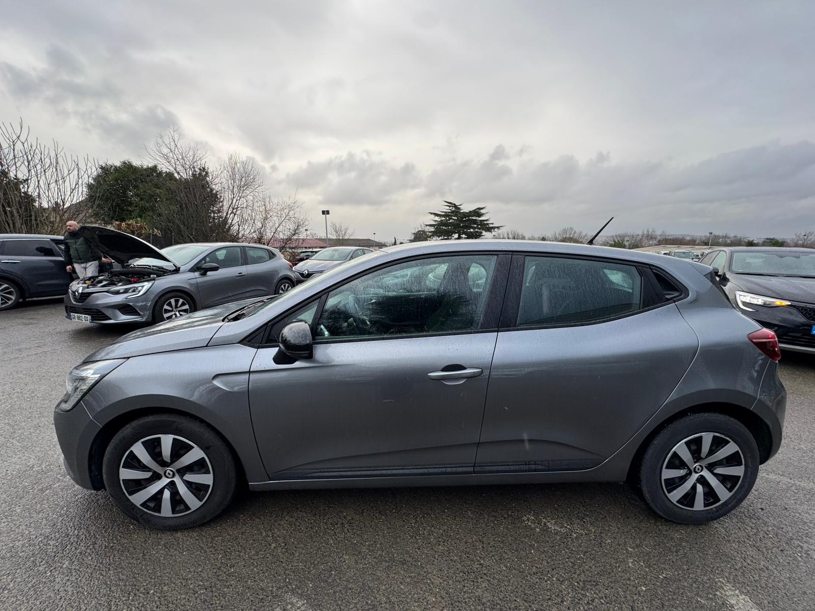 Achat RENAULT CLIO V 1.0 TCe 90 Equilibre – 5P 19/06/2023 en France pour importation en Algérie (Occasion). Spécialiste Export -3 ans, CCR, Mujahid chez DJ CAR. Réf 4nzzulkz