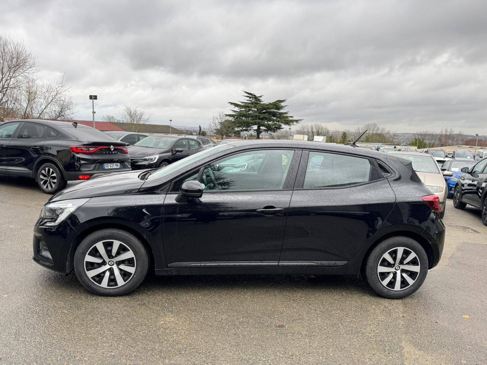 Achat RENAULT CLIO V 1.0 TCe 90 Equilibre – 5P 3/7/2023 en France pour importation en Algérie (Occasion). Spécialiste Export -3 ans, CCR, Mujahid chez DJ CAR. Réf 25sx3jbsx