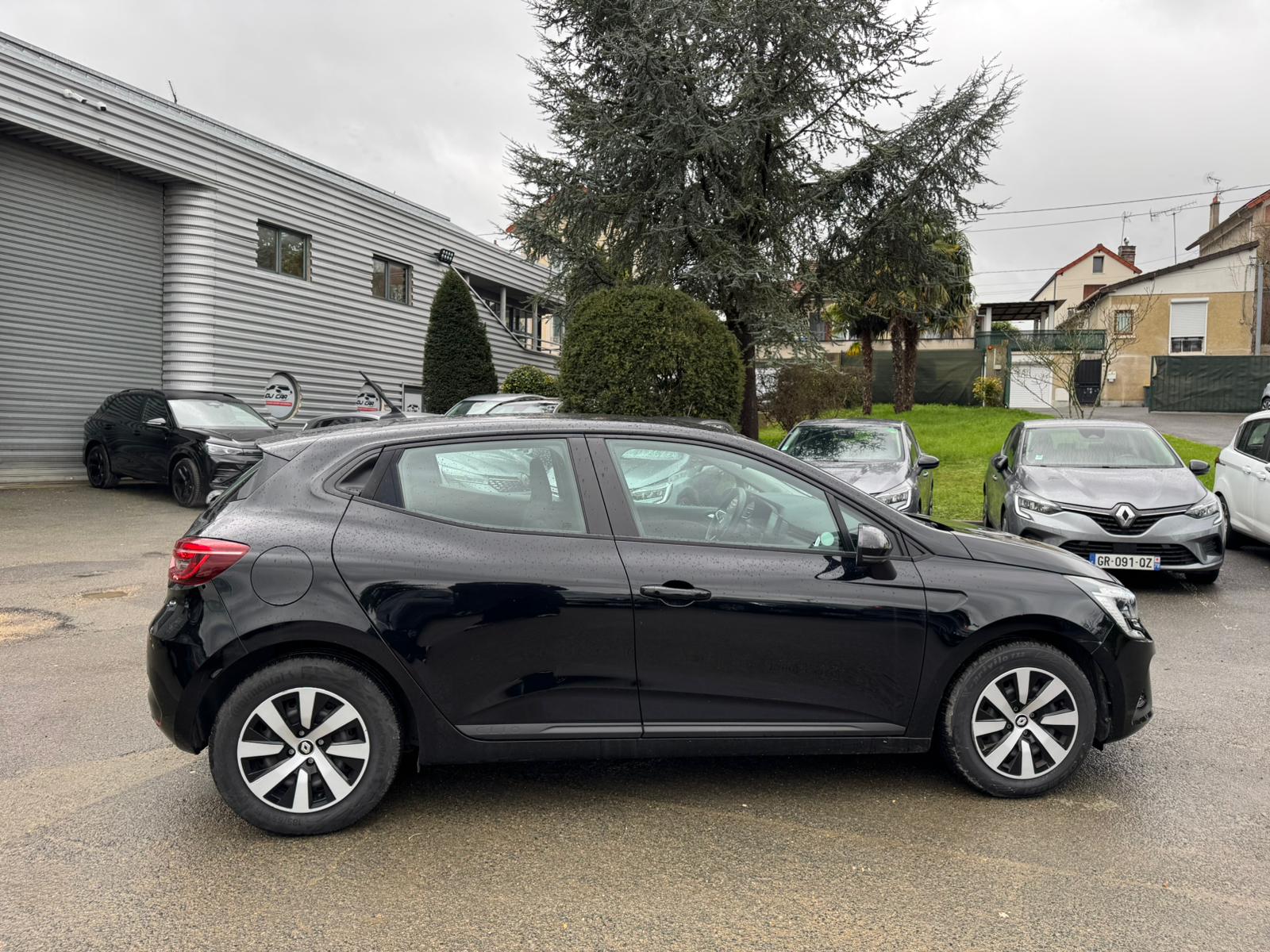 Achat RENAULT CLIO V 1.0 TCe 90 Equilibre – 5P 3/7/2023 en France pour importation en Algérie (Occasion). Spécialiste Export -3 ans, CCR, Mujahid chez DJ CAR. Réf 25sx3jbsx