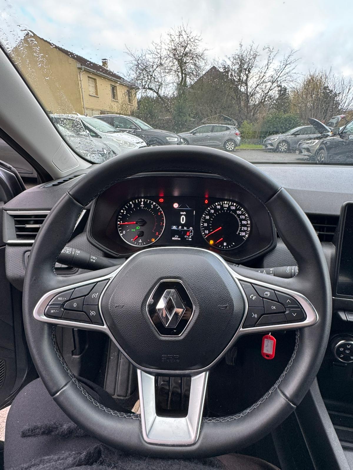 Achat RENAULT CLIO V 1.0 TCe 90 Equilibre – 5P 05/10/2023 en France pour importation en Algérie (Occasion). Spécialiste Export -3 ans, CCR, Mujahid chez DJ CAR. Réf qb513vj