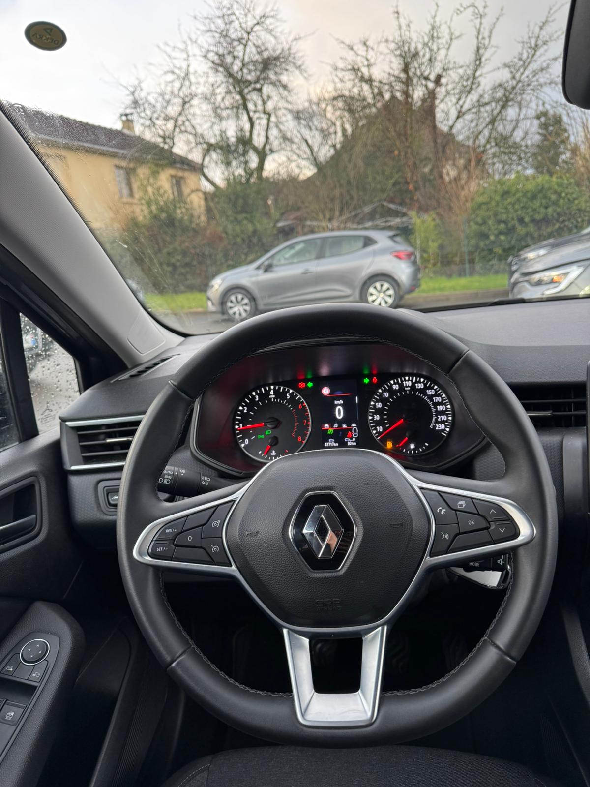 Achat RENAULT CLIO V 1.0 TCe 90 Equilibre – 5P 05/10/2023 en France pour importation en Algérie (Occasion). Spécialiste Export -3 ans, CCR, Mujahid chez DJ CAR. Réf 26to5hbj9