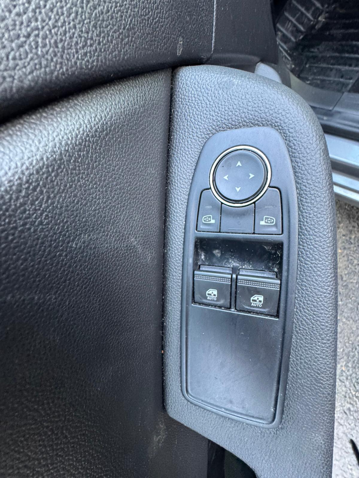 Achat RENAULT CLIO V 1.0 TCe 90 Equilibre – 5P 05/10/2023 en France pour importation en Algérie (Occasion). Spécialiste Export -3 ans, CCR, Mujahid chez DJ CAR. Réf cdxl89nj