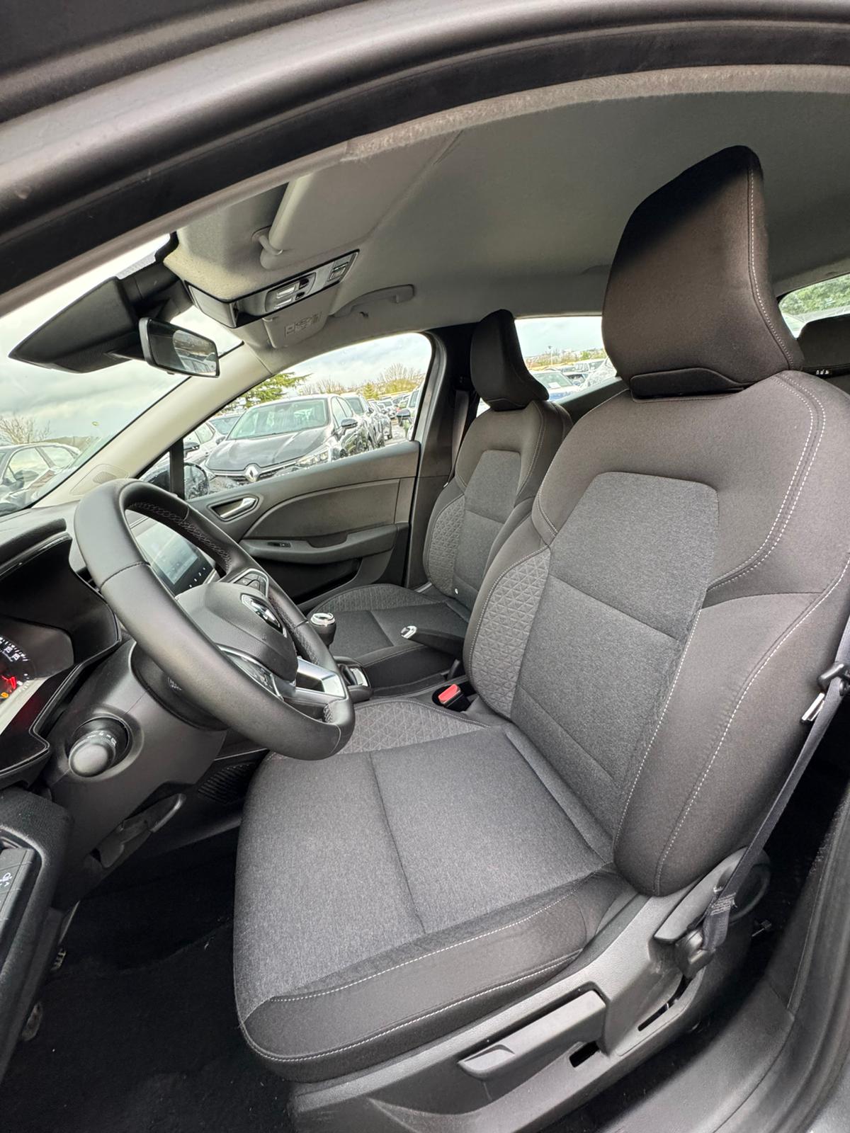 Achat RENAULT CLIO V 1.0 TCe 90 Equilibre – 5P 05/10/2023 en France pour importation en Algérie (Occasion). Spécialiste Export -3 ans, CCR, Mujahid chez DJ CAR. Réf 26to5hbj9