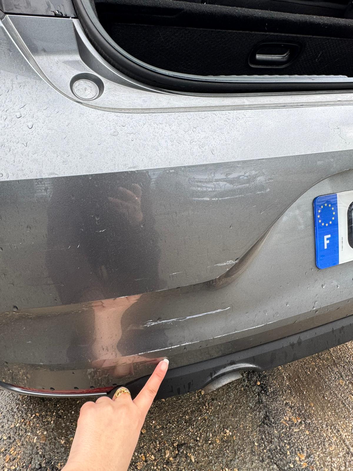 Achat RENAULT CLIO V 1.0 TCe 90 Equilibre – 5P 05/10/2023 en France pour importation en Algérie (Occasion). Spécialiste Export -3 ans, CCR, Mujahid chez DJ CAR. Réf qb513vj