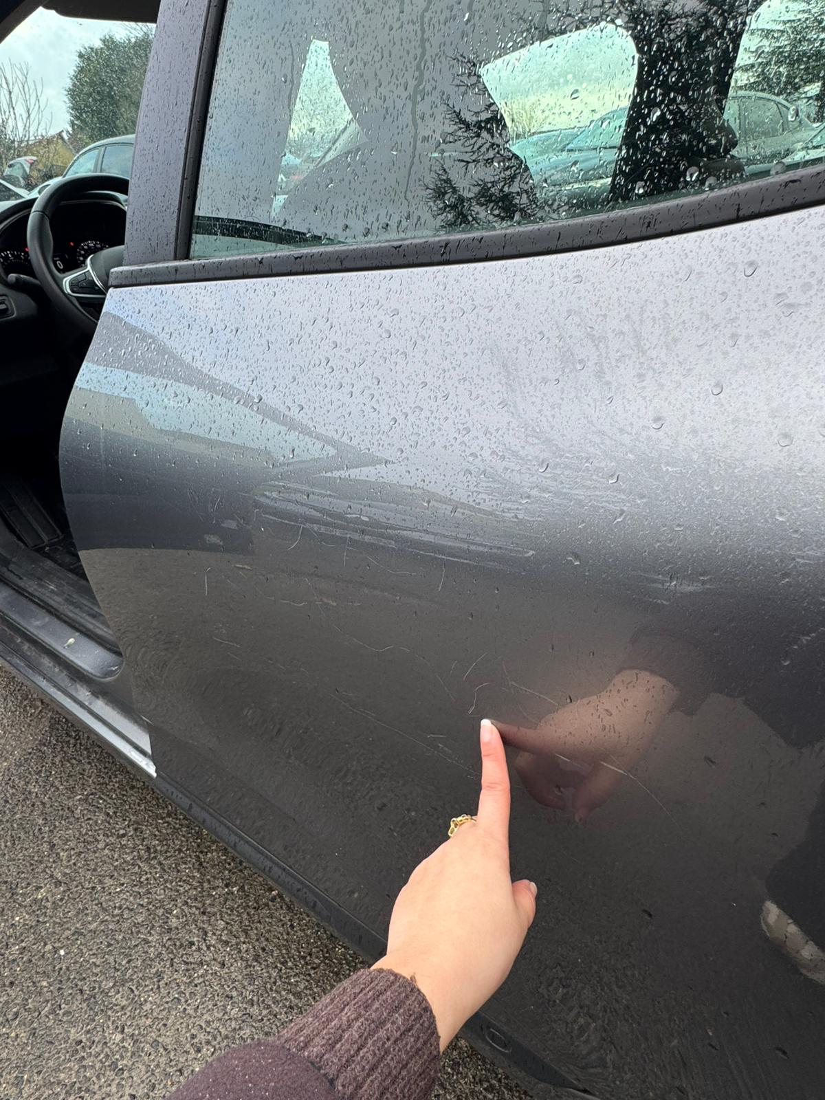 Achat RENAULT CLIO V 1.0 TCe 90 Equilibre – 5P 05/10/2023 en France pour importation en Algérie (Occasion). Spécialiste Export -3 ans, CCR, Mujahid chez DJ CAR. Réf qb513vj