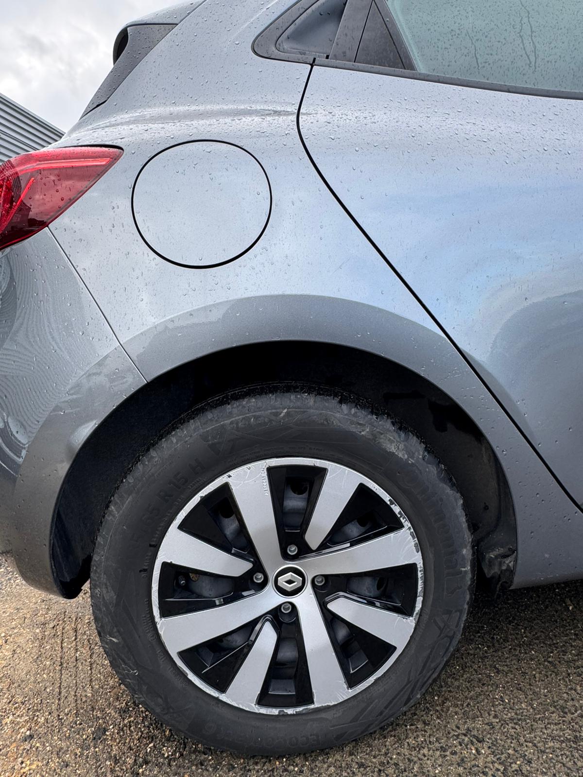 Achat RENAULT CLIO V 1.0 TCe 90 Equilibre – 5P 05/10/2023 en France pour importation en Algérie (Occasion). Spécialiste Export -3 ans, CCR, Mujahid chez DJ CAR. Réf qb513vj