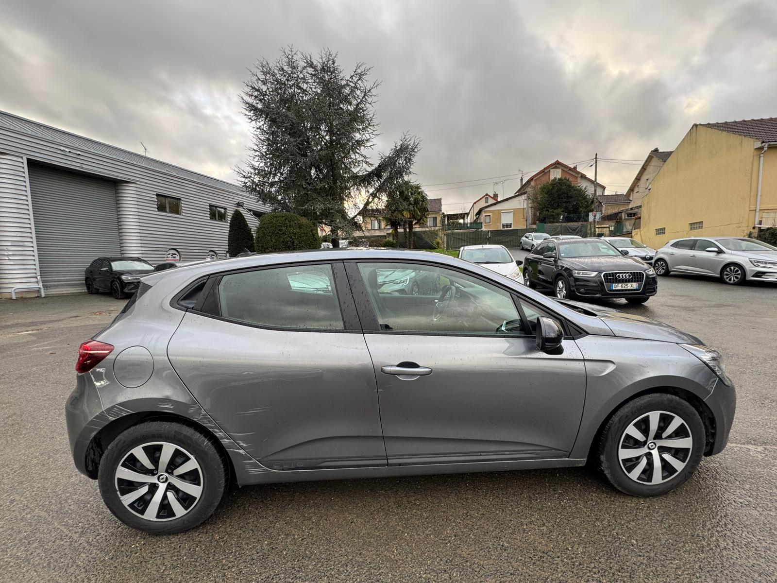 Achat RENAULT CLIO V 1.0 TCe 90 Equilibre – 5P 05/10/2023 en France pour importation en Algérie (Occasion). Spécialiste Export -3 ans, CCR, Mujahid chez DJ CAR. Réf 26to5hbj9