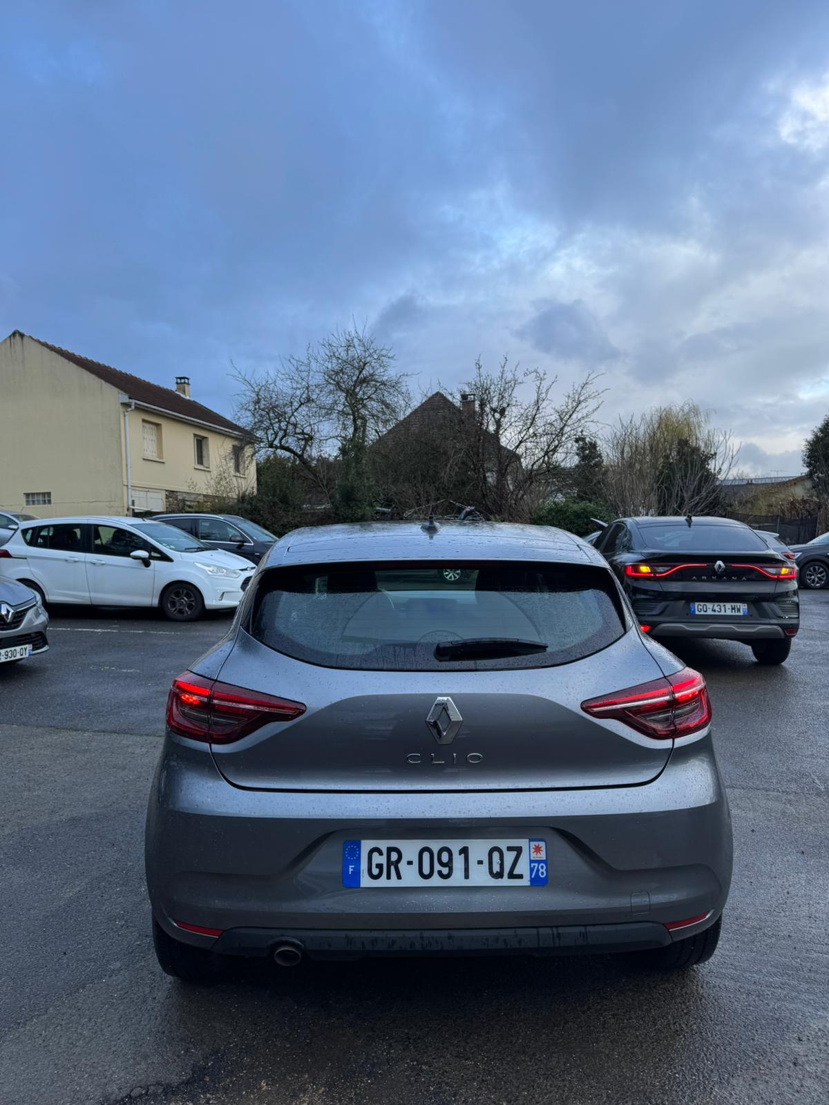 Achat RENAULT CLIO V 1.0 TCe 90 Equilibre – 5P 05/10/2023 en France pour importation en Algérie (Occasion). Spécialiste Export -3 ans, CCR, Mujahid chez DJ CAR. Réf cdxl89nj