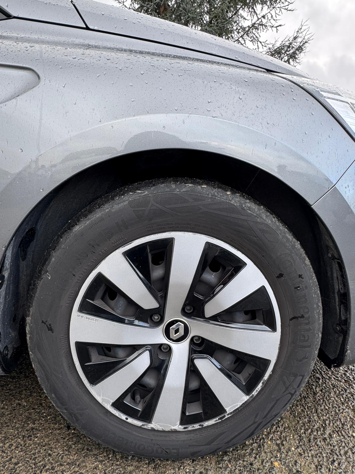 Achat RENAULT CLIO V 1.0 TCe 90 Equilibre – 5P 05/10/2023 en France pour importation en Algérie (Occasion). Spécialiste Export -3 ans, CCR, Mujahid chez DJ CAR. Réf qb513vj