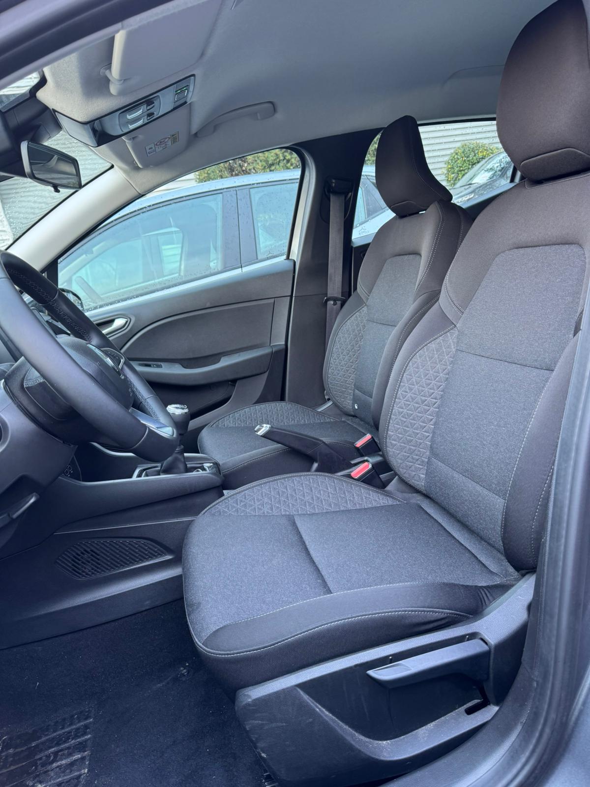 Achat RENAULT CLIO V 1.0 TCe 90 Equilibre – 5P 05/10/2023 en France pour importation en Algérie (Occasion). Spécialiste Export -3 ans, CCR, Mujahid chez DJ CAR. Réf cdxl89nj