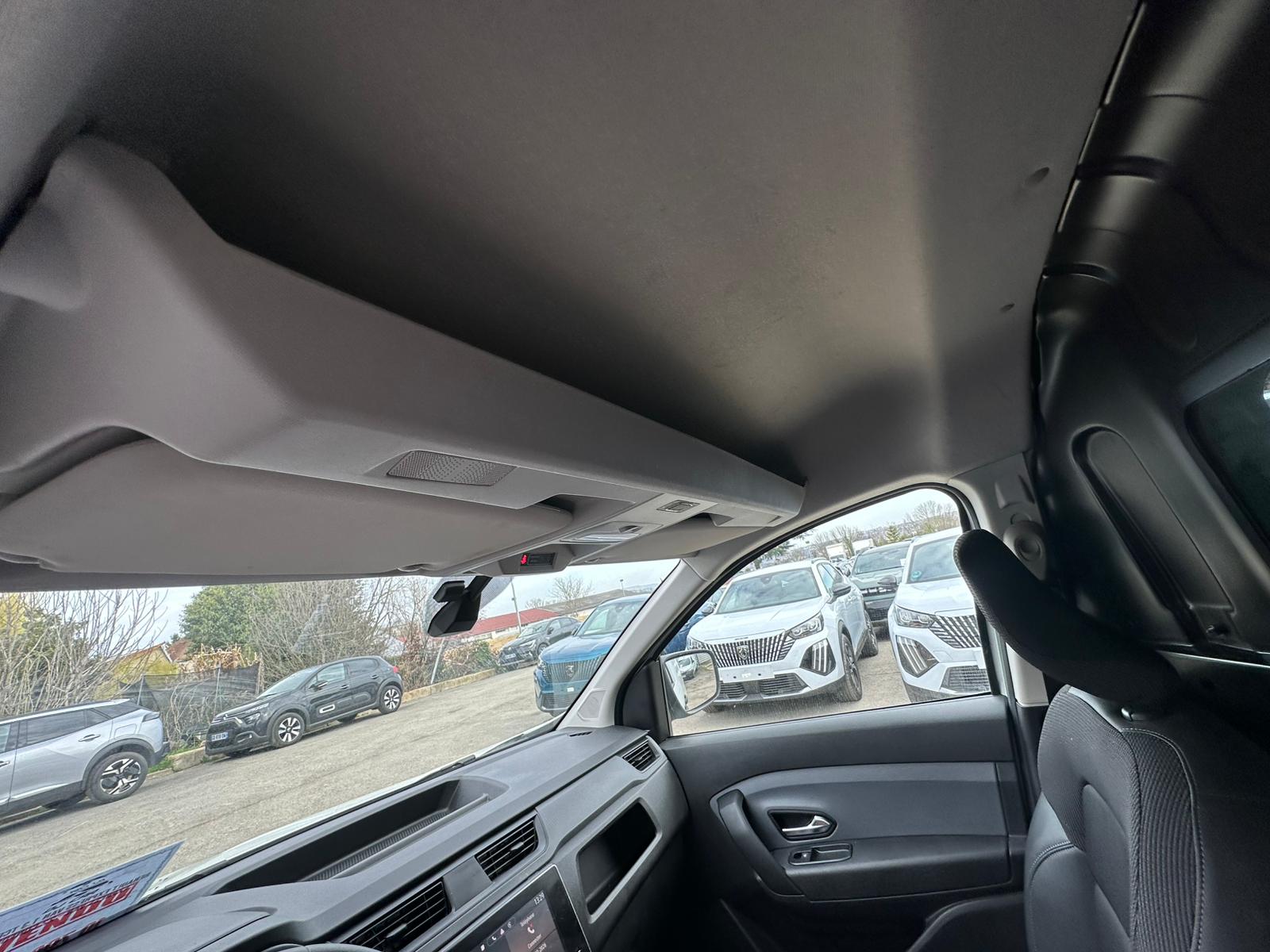 Achat RENAULT EXPRESS VAN 1.3 TCE 100 EXPRESS VAN – 22 CONFORT 28/06/2023 en France pour importation en Algérie (Occasion). Spécialiste Export -3 ans, CCR, Mujahid chez DJ CAR. Réf 10ytq133