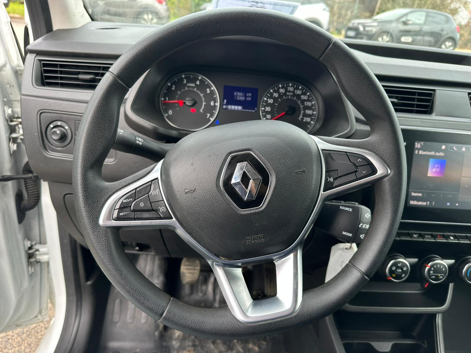 Achat RENAULT EXPRESS VAN 1.3 TCE 100 EXPRESS VAN – 22 CONFORT 28/06/2023 en France pour importation en Algérie (Occasion). Spécialiste Export -3 ans, CCR, Mujahid chez DJ CAR. Réf 10ytq133