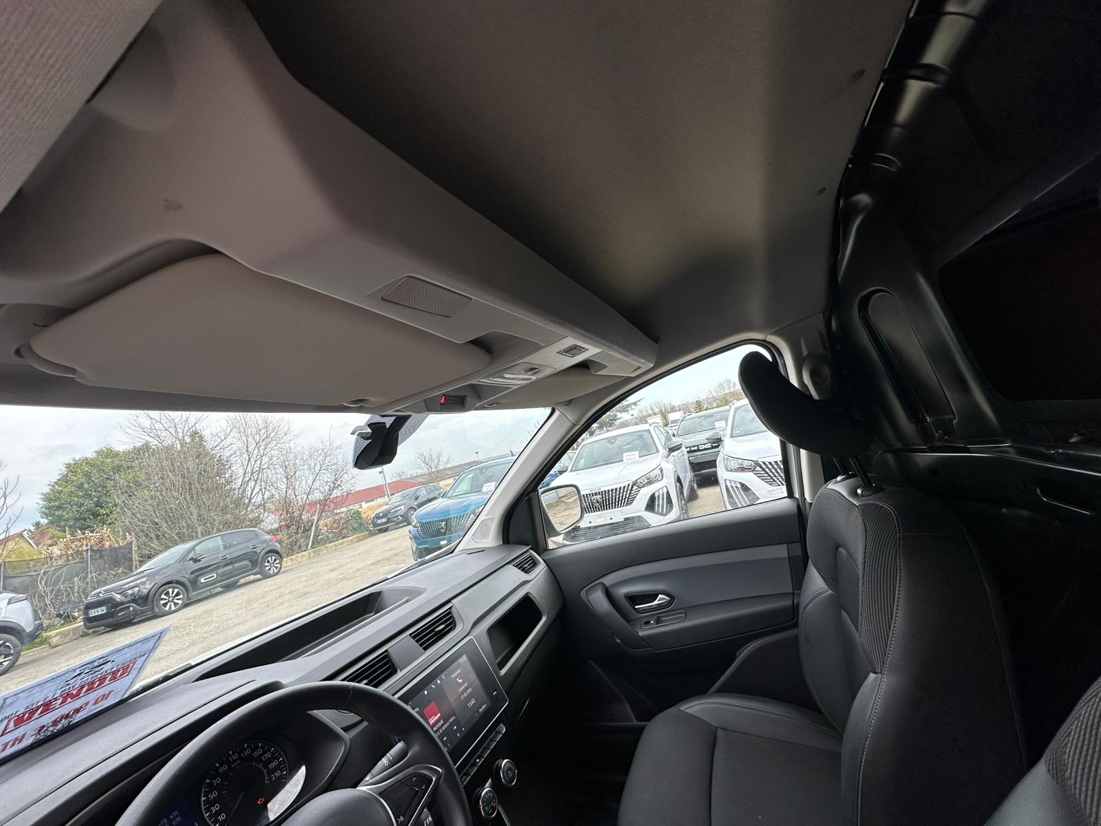 Achat RENAULT EXPRESS VAN 1.3 TCE 100 EXPRESS VAN – 22 CONFORT 28/06/2023 en France pour importation en Algérie (Occasion). Spécialiste Export -3 ans, CCR, Mujahid chez DJ CAR. Réf 2bu6nvwwn