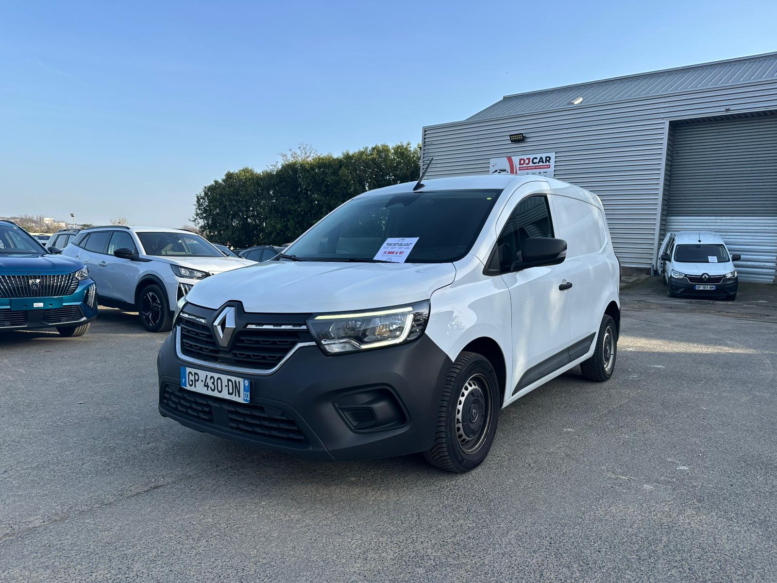 Achat RENAULT KANGOO VAN 1.3 TCE 100 KANGOO VAN – GRAND CONFORT 26/05/2023 en France pour importation en Algérie (Occasion). Spécialiste Export -3 ans, CCR, Mujahid chez DJ CAR. Réf 52075c
