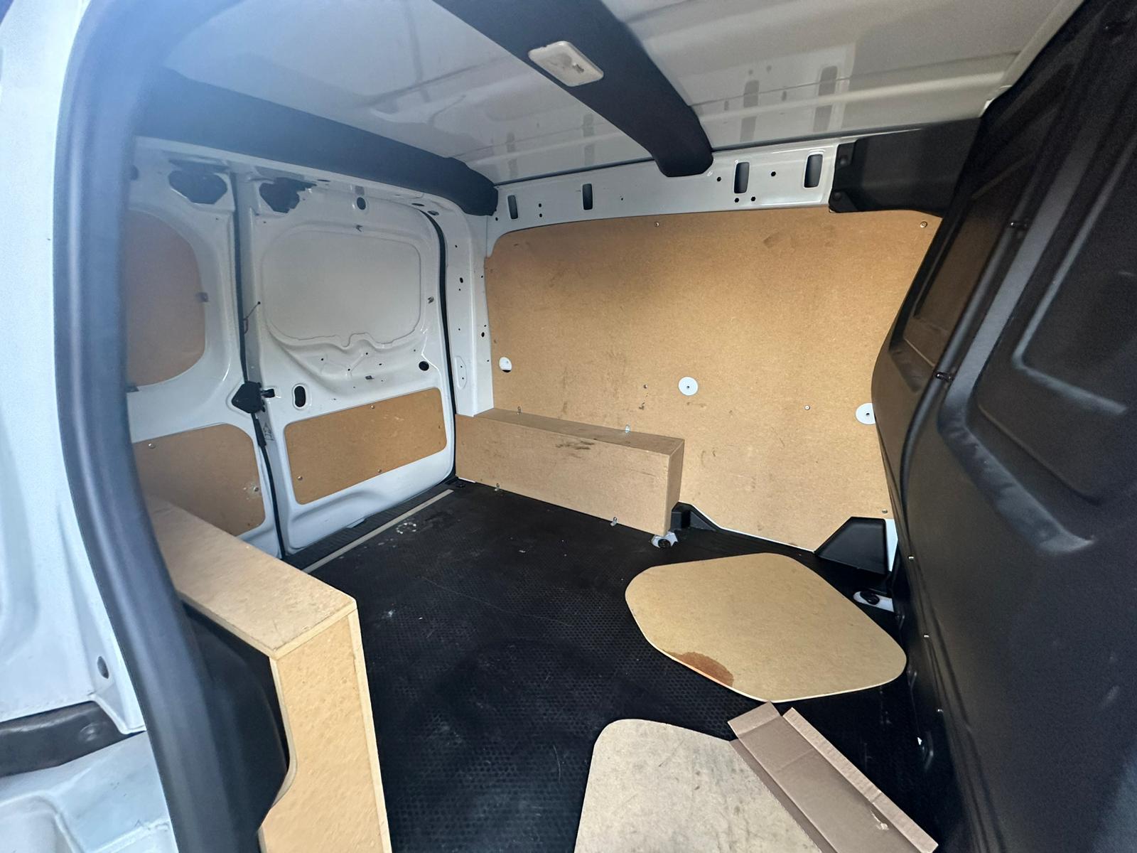 Achat RENAULT KANGOO VAN 1.3 TCE 100 KANGOO VAN – GRAND CONFORT 26/05/2023 en France pour importation en Algérie (Occasion). Spécialiste Export -3 ans, CCR, Mujahid chez DJ CAR. Réf 52075c