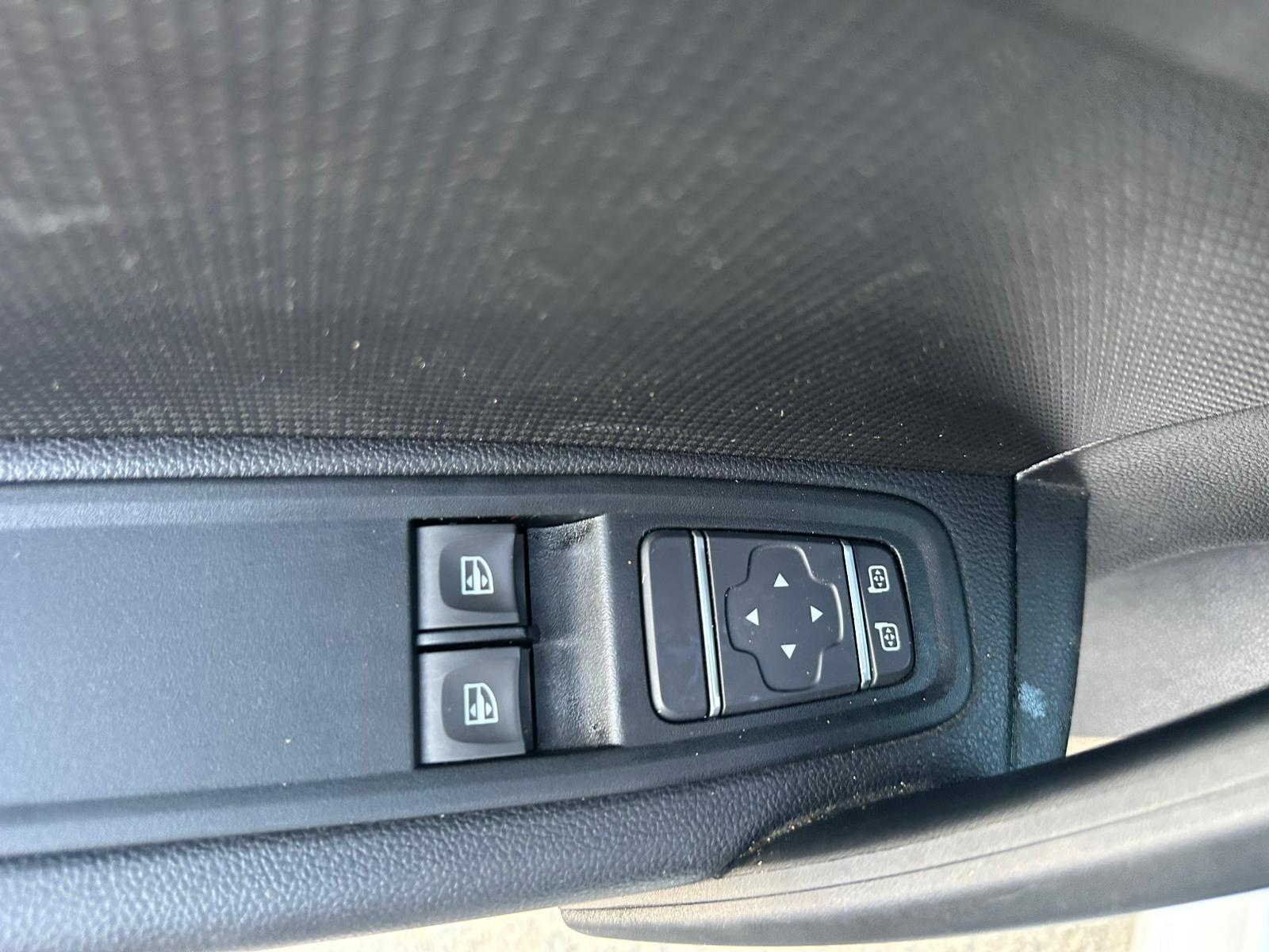 Achat RENAULT KANGOO VAN 1.3 TCE 100 KANGOO VAN – GRAND CONFORT 26/05/2023 en France pour importation en Algérie (Occasion). Spécialiste Export -3 ans, CCR, Mujahid chez DJ CAR. Réf 52075c