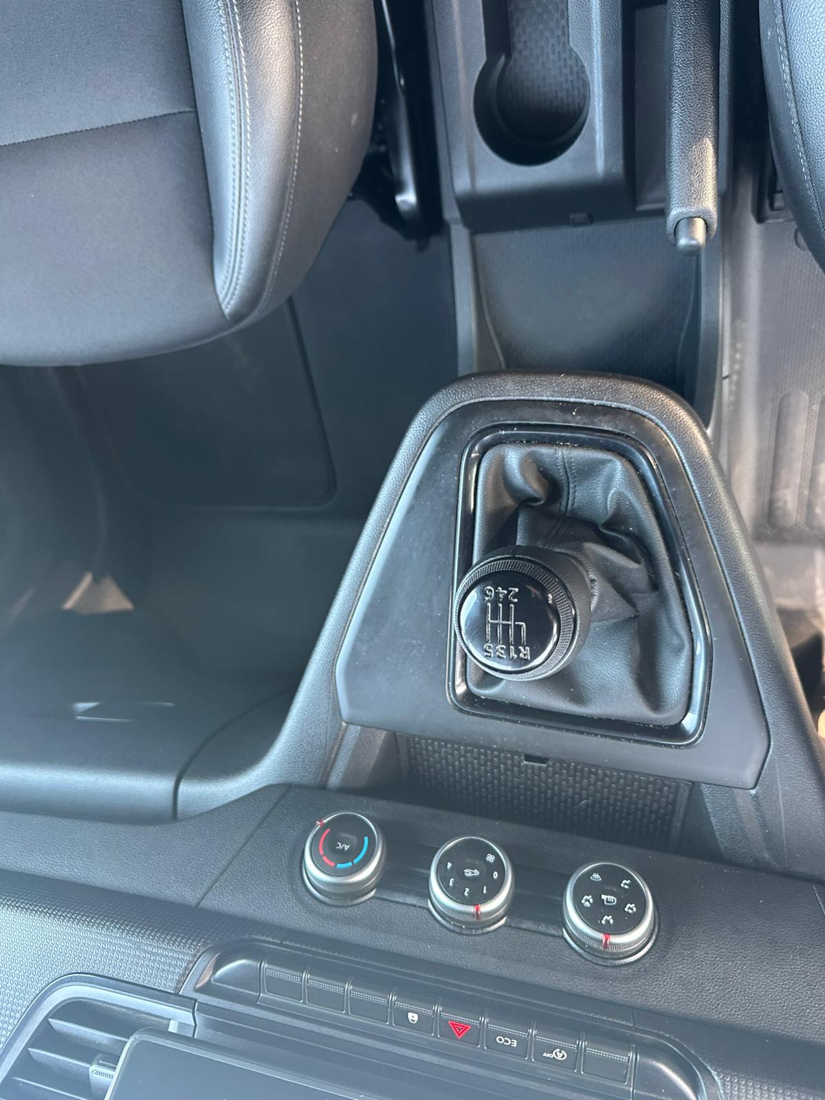 Achat RENAULT KANGOO VAN 1.3 TCE 100 KANGOO VAN – GRAND CONFORT 26/05/2023 en France pour importation en Algérie (Occasion). Spécialiste Export -3 ans, CCR, Mujahid chez DJ CAR. Réf 52075c