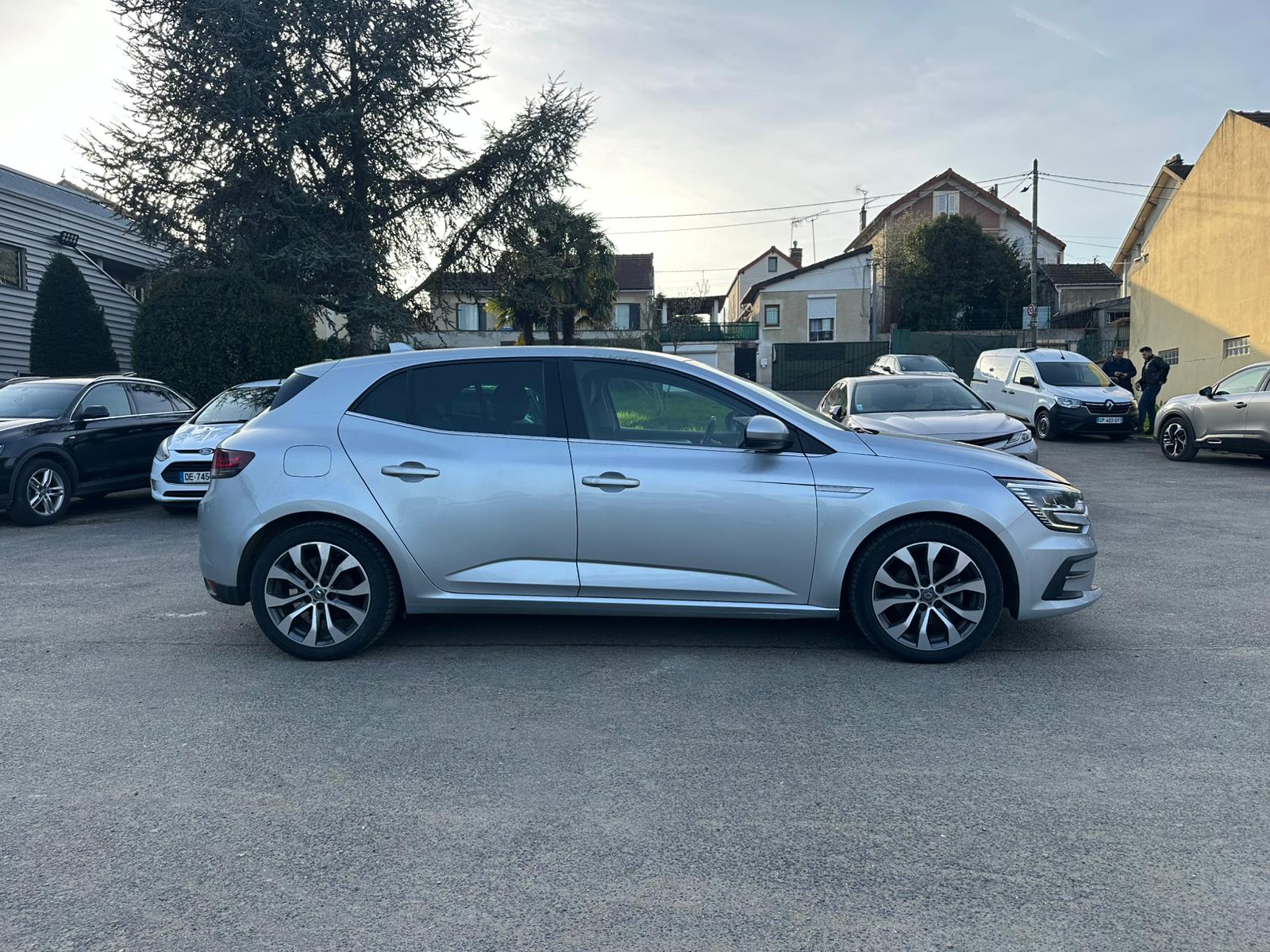 Achat RENAULT MEGANE IV BERLINE 1.3 TCe 140 EDC Techno – 5P 17/05/2023 en France pour importation en Algérie (Occasion). Spécialiste Export -3 ans, CCR, Mujahid chez DJ CAR. Réf cpy6tmz