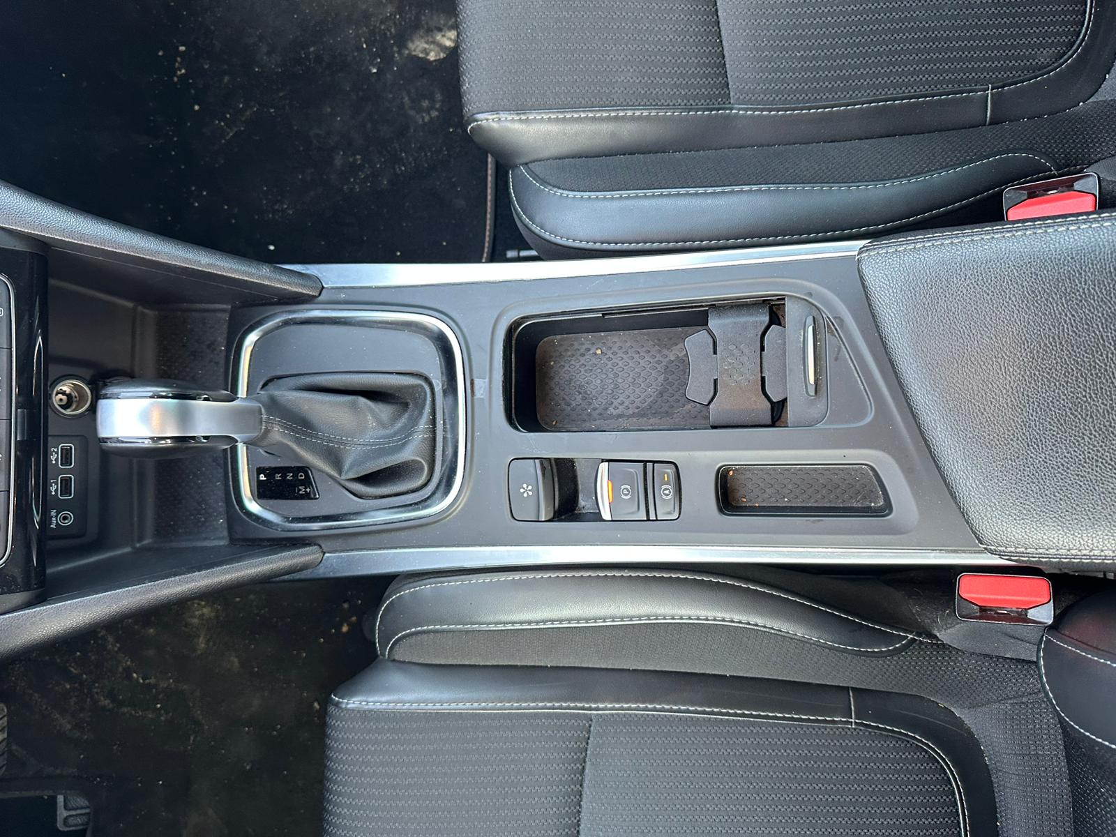 Achat RENAULT MEGANE IV BERLINE 1.3 TCe 140 EDC Techno – 5P 17/05/2023 en France pour importation en Algérie (Occasion). Spécialiste Export -3 ans, CCR, Mujahid chez DJ CAR. Réf cpy6tmz