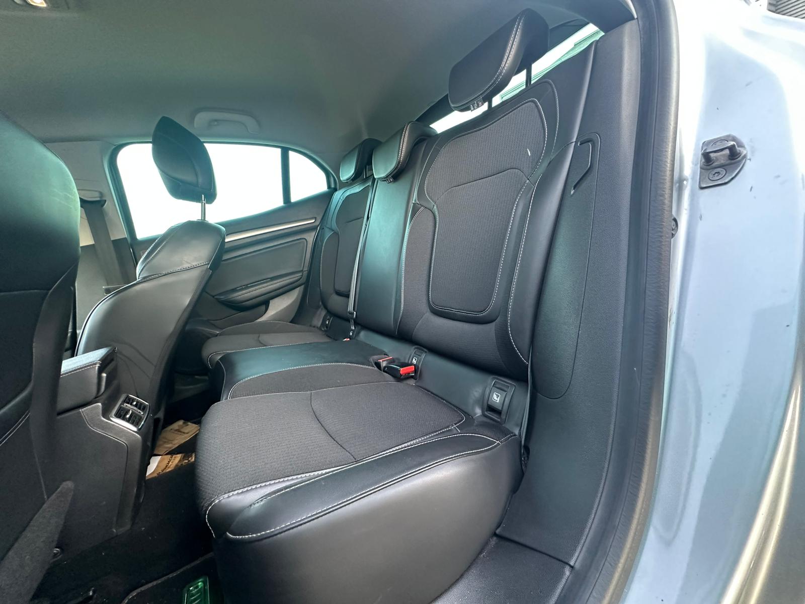 Achat RENAULT MEGANE IV BERLINE 1.3 TCe 140 EDC Techno – 5P 17/05/2023 en France pour importation en Algérie (Occasion). Spécialiste Export -3 ans, CCR, Mujahid chez DJ CAR. Réf cpy6tmz