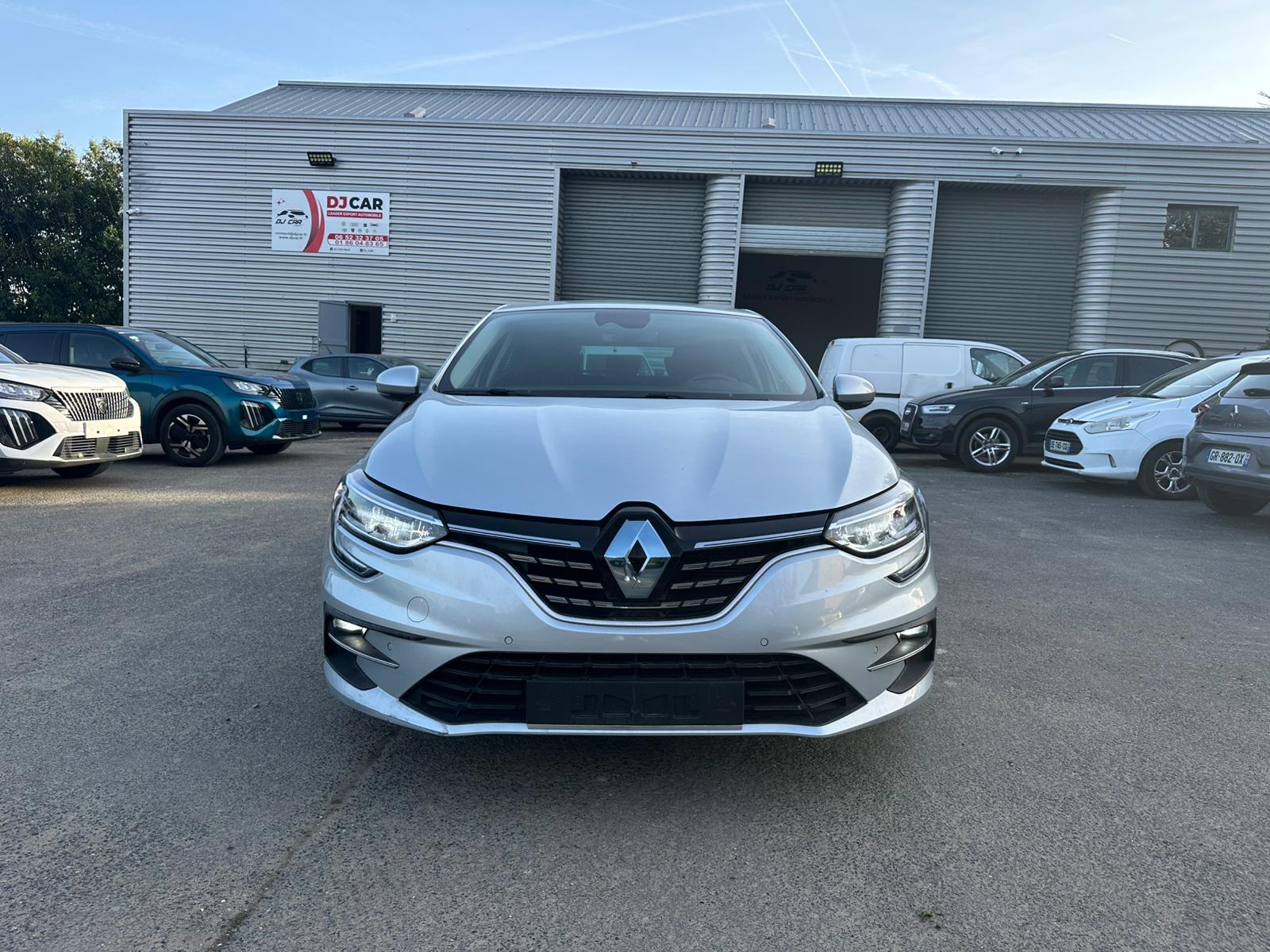 Achat RENAULT MEGANE IV BERLINE 1.3 TCe 140 EDC Techno – 5P 17/05/2023 en France pour importation en Algérie (Occasion). Spécialiste Export -3 ans, CCR, Mujahid chez DJ CAR. Réf bwdennd2f