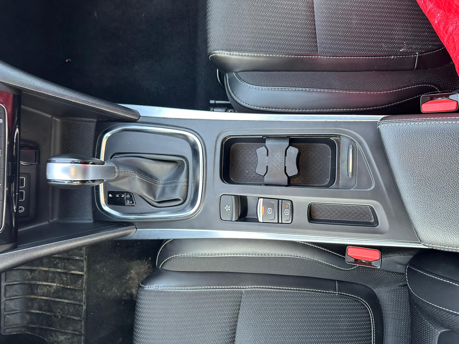 Achat RENAULT MEGANE IV BERLINE 1.3 TCe 140 EDC Techno – 5P 17/05/2023 en France pour importation en Algérie (Occasion). Spécialiste Export -3 ans, CCR, Mujahid chez DJ CAR. Réf bwdennd2f