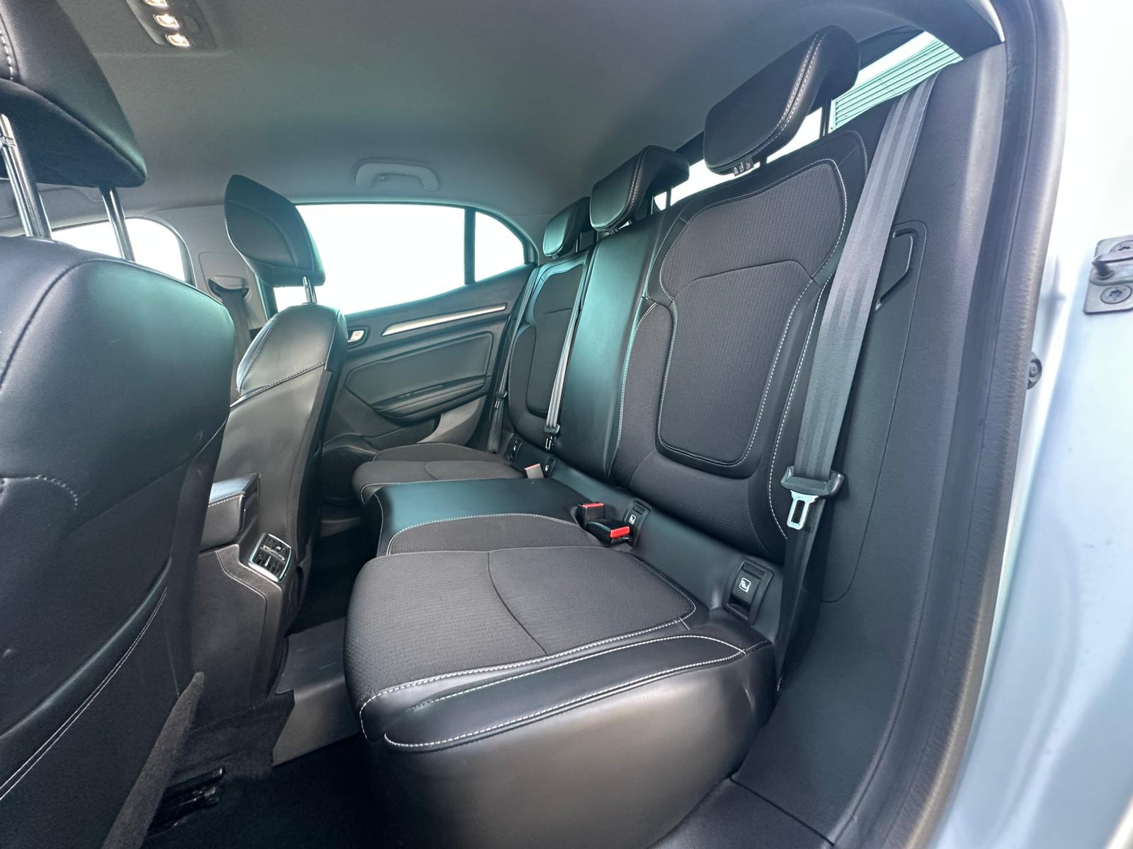 Achat RENAULT MEGANE IV BERLINE 1.3 TCe 140 EDC Techno – 5P 17/05/2023 en France pour importation en Algérie (Occasion). Spécialiste Export -3 ans, CCR, Mujahid chez DJ CAR. Réf bwdennd2f