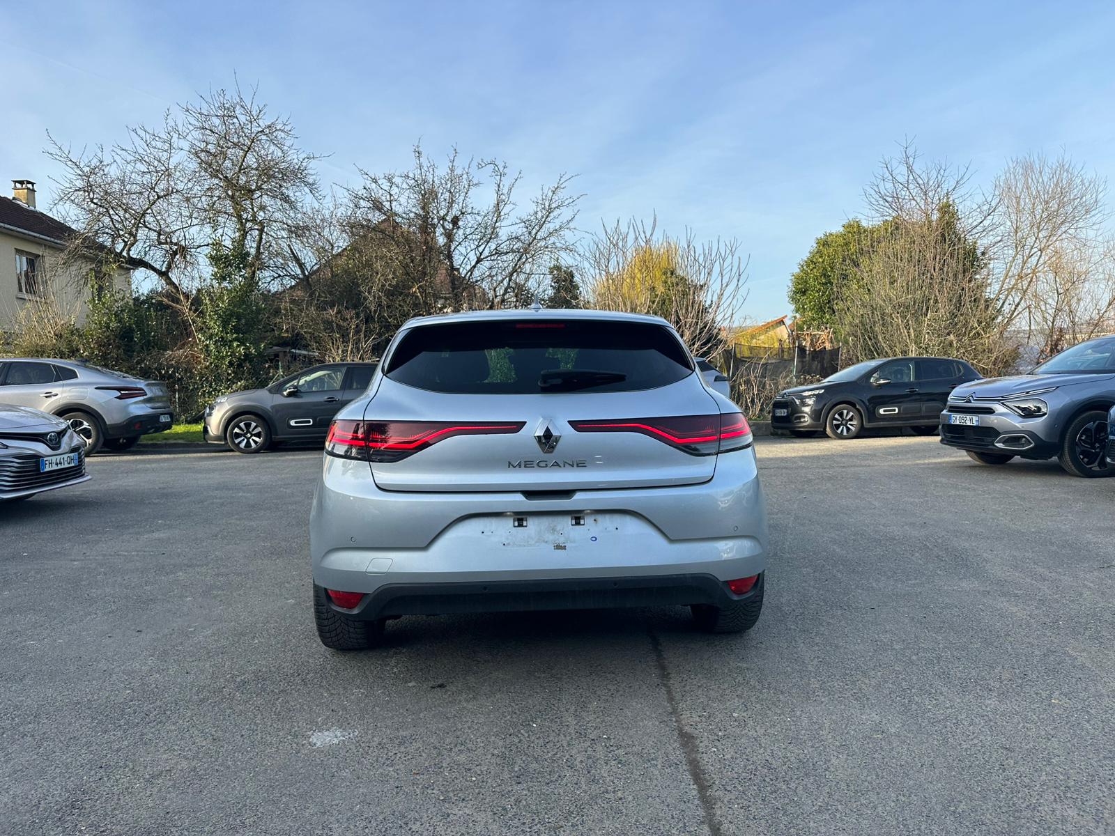 Achat RENAULT MEGANE IV BERLINE 1.3 TCe 140 EDC Techno – 5P 17/05/2023 en France pour importation en Algérie (Occasion). Spécialiste Export -3 ans, CCR, Mujahid chez DJ CAR. Réf bwdennd2f