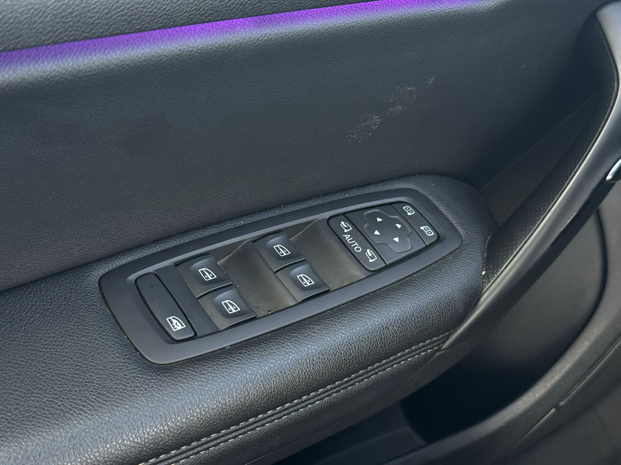 Achat RENAULT MEGANE IV BERLINE 1.3 TCe 140 EDC Techno – 5P 28/06/2023 en France pour importation en Algérie (Occasion). Spécialiste Export -3 ans, CCR, Mujahid chez DJ CAR. Réf nbb8i1re