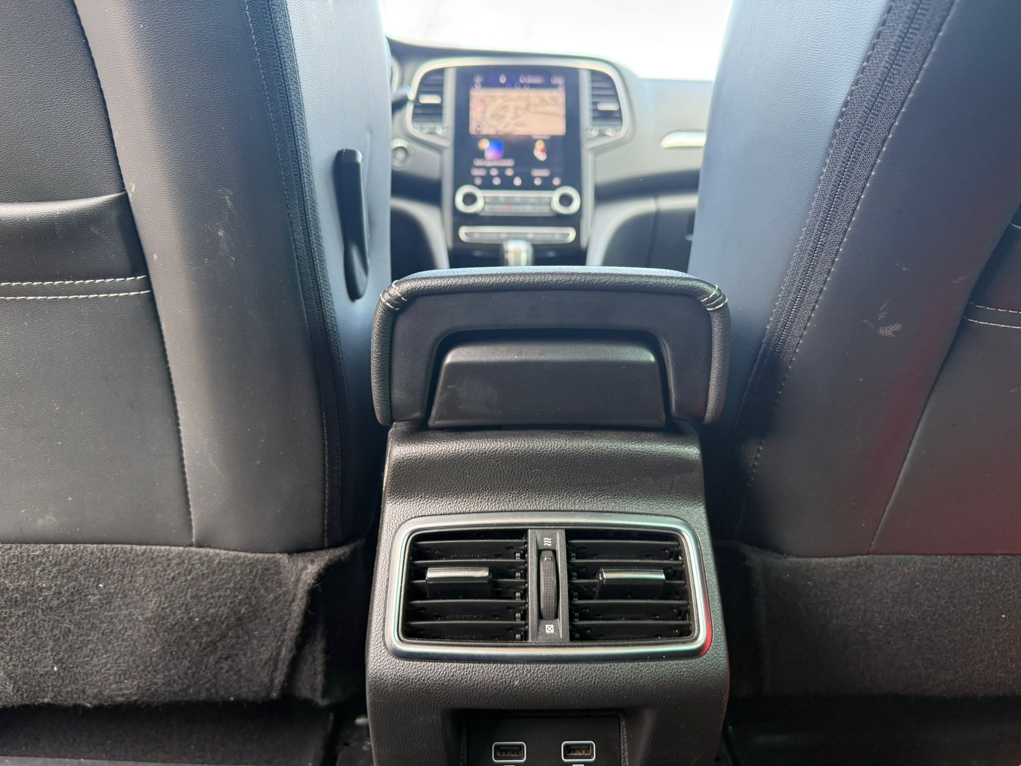 Achat RENAULT MEGANE IV BERLINE 1.3 TCe 140 EDC Techno – 5P 28/06/2023 en France pour importation en Algérie (Occasion). Spécialiste Export -3 ans, CCR, Mujahid chez DJ CAR. Réf nbb8i1re