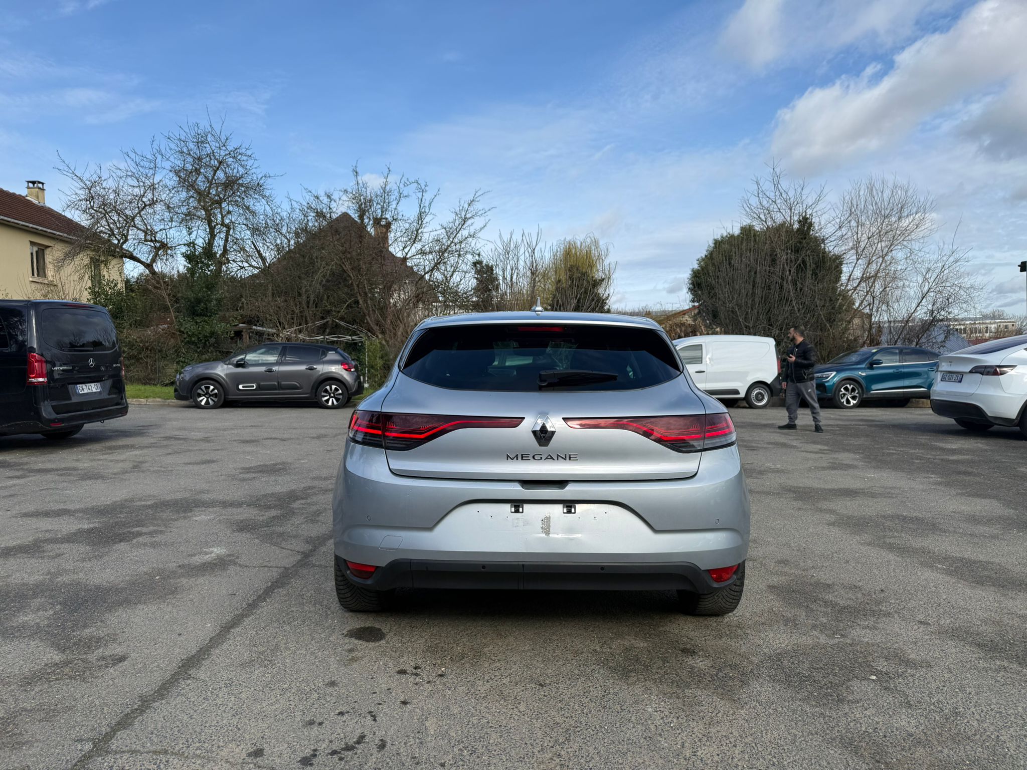 Achat RENAULT MEGANE IV BERLINE 1.3 TCe 140 EDC Techno – 5P 28/06/2023 en France pour importation en Algérie (Occasion). Spécialiste Export -3 ans, CCR, Mujahid chez DJ CAR. Réf nbb8i1re