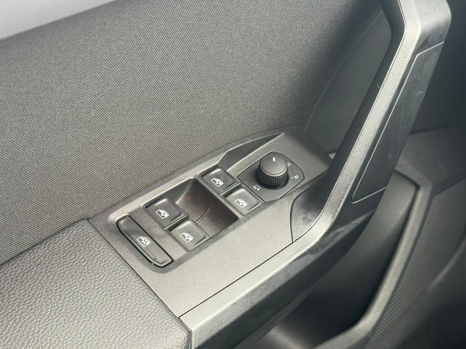 Achat SEAT IBIZA PHASE 2 1,0 TSI 115CH SPECIAL EDITION XCELLENCE 20/03/2025 en France pour importation en Algérie (Occasion). Spécialiste Export -3 ans, CCR, Mujahid chez DJ CAR. Réf jgu9w