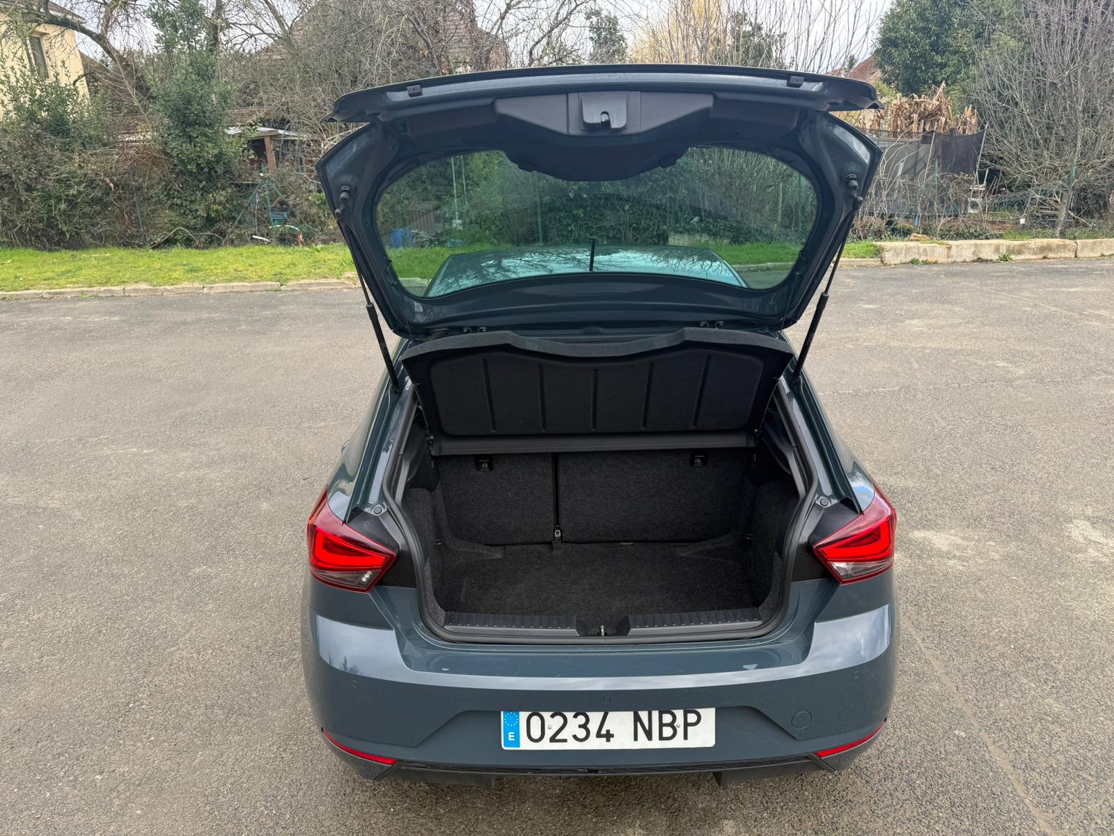 Achat SEAT IBIZA PHASE 2 1,0 TSI 115CH SPECIAL EDITION XCELLENCE 20/03/2025 en France pour importation en Algérie (Occasion). Spécialiste Export -3 ans, CCR, Mujahid chez DJ CAR. Réf jgu9w