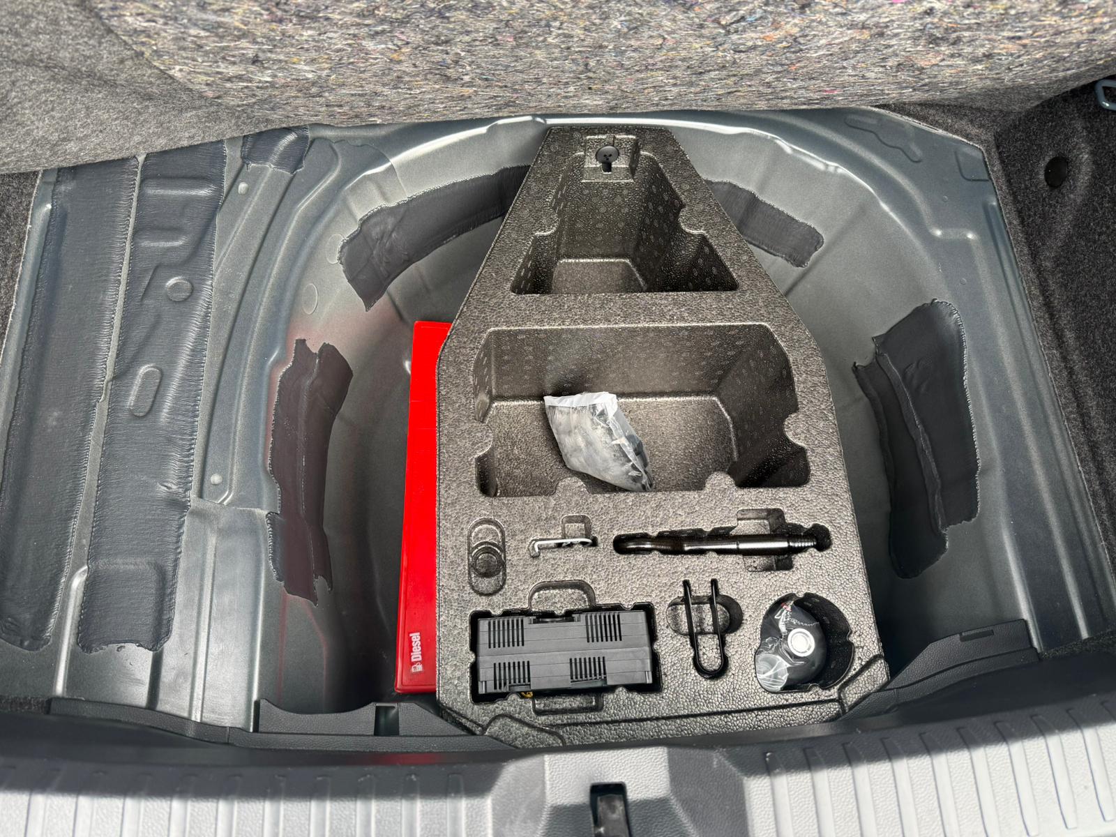 Achat SEAT IBIZA PHASE 2 1,0 TSI 115CH SPECIAL EDITION XCELLENCE 20/03/2025 en France pour importation en Algérie (Occasion). Spécialiste Export -3 ans, CCR, Mujahid chez DJ CAR. Réf jgu9w