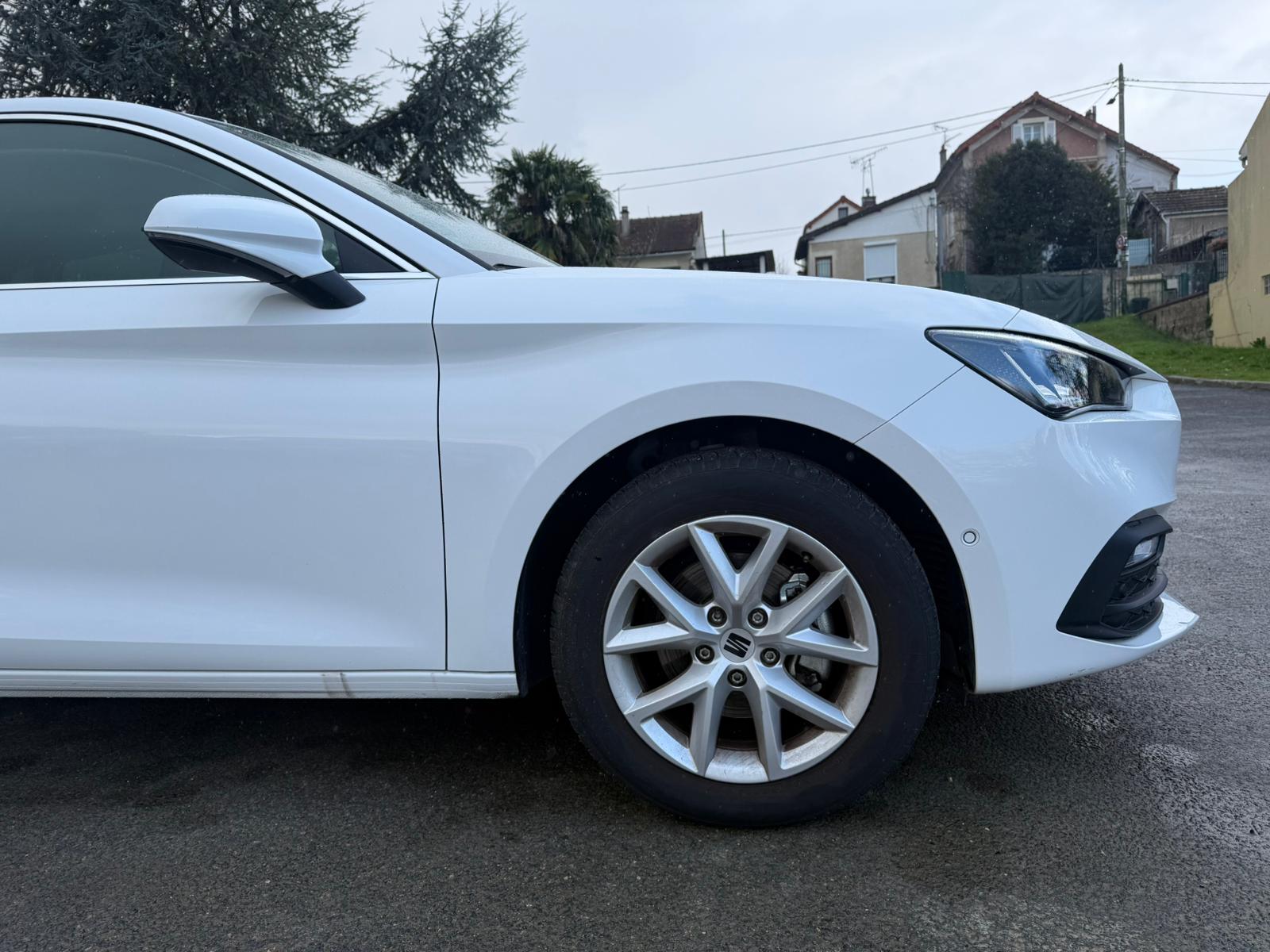 Achat SEAT LEON IV 1,5 TSI 115CV BVM STYLE 25 ANNIVERSAIRE 05/03/2025 en France pour importation en Algérie (Occasion). Spécialiste Export -3 ans, CCR, Mujahid chez DJ CAR. Réf 3xtb3vvc