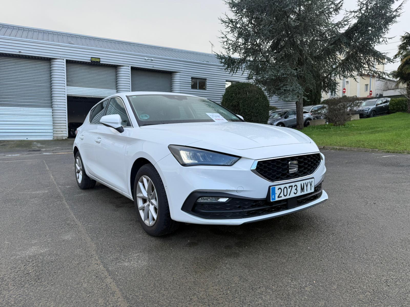 Achat SEAT LEON IV 1,5 TSI 115CV BVM STYLE 25 ANNIVERSAIRE 05/03/2025 en France pour importation en Algérie (Occasion). Spécialiste Export -3 ans, CCR, Mujahid chez DJ CAR. Réf 3xtb3vvc