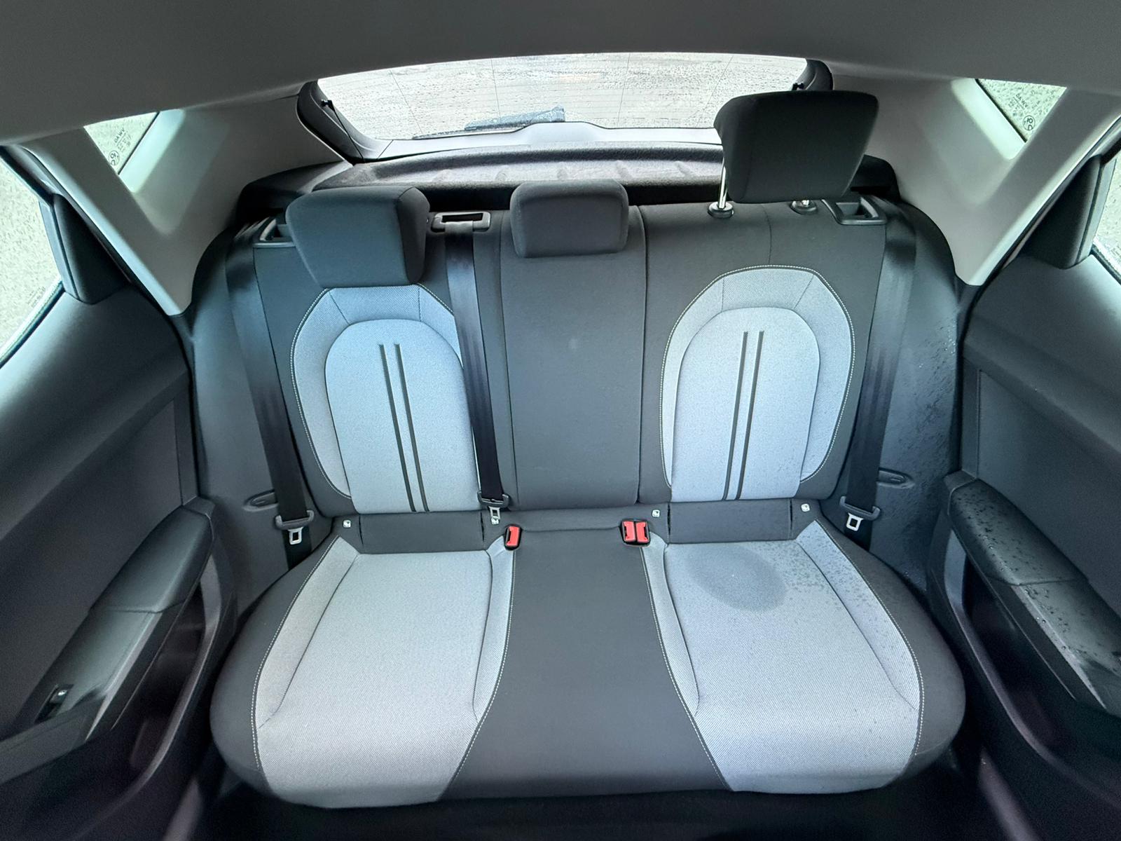 Achat SEAT LEON IV 1,5 TSI 115CV BVM STYLE 25 ANNIVERSAIRE 05/03/2025 en France pour importation en Algérie (Occasion). Spécialiste Export -3 ans, CCR, Mujahid chez DJ CAR. Réf 3xtb3vvc