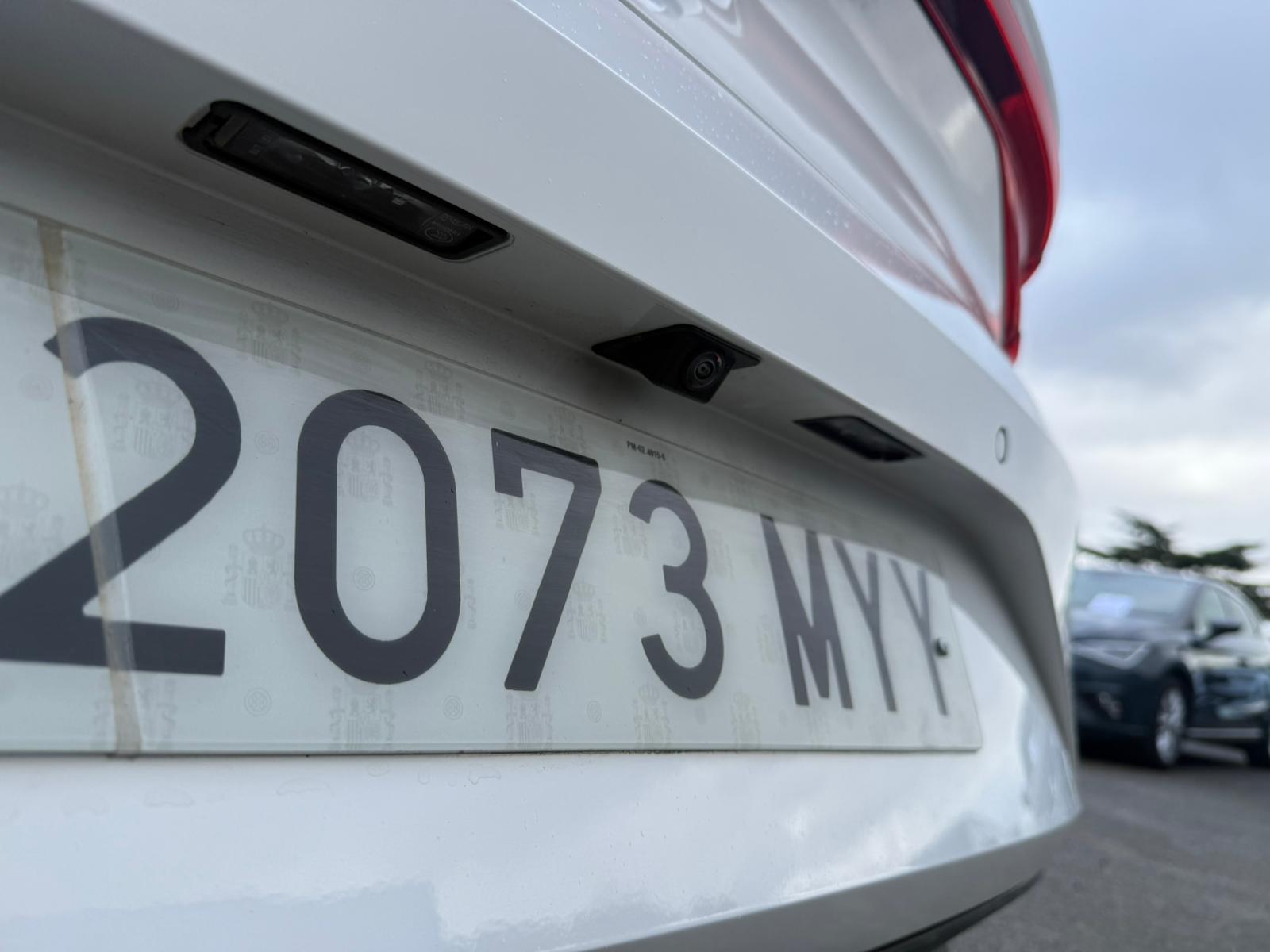 Achat SEAT LEON IV 1,5 TSI 115CV BVM STYLE 25 ANNIVERSAIRE 05/03/2025 en France pour importation en Algérie (Occasion). Spécialiste Export -3 ans, CCR, Mujahid chez DJ CAR. Réf 3xtb3vvc