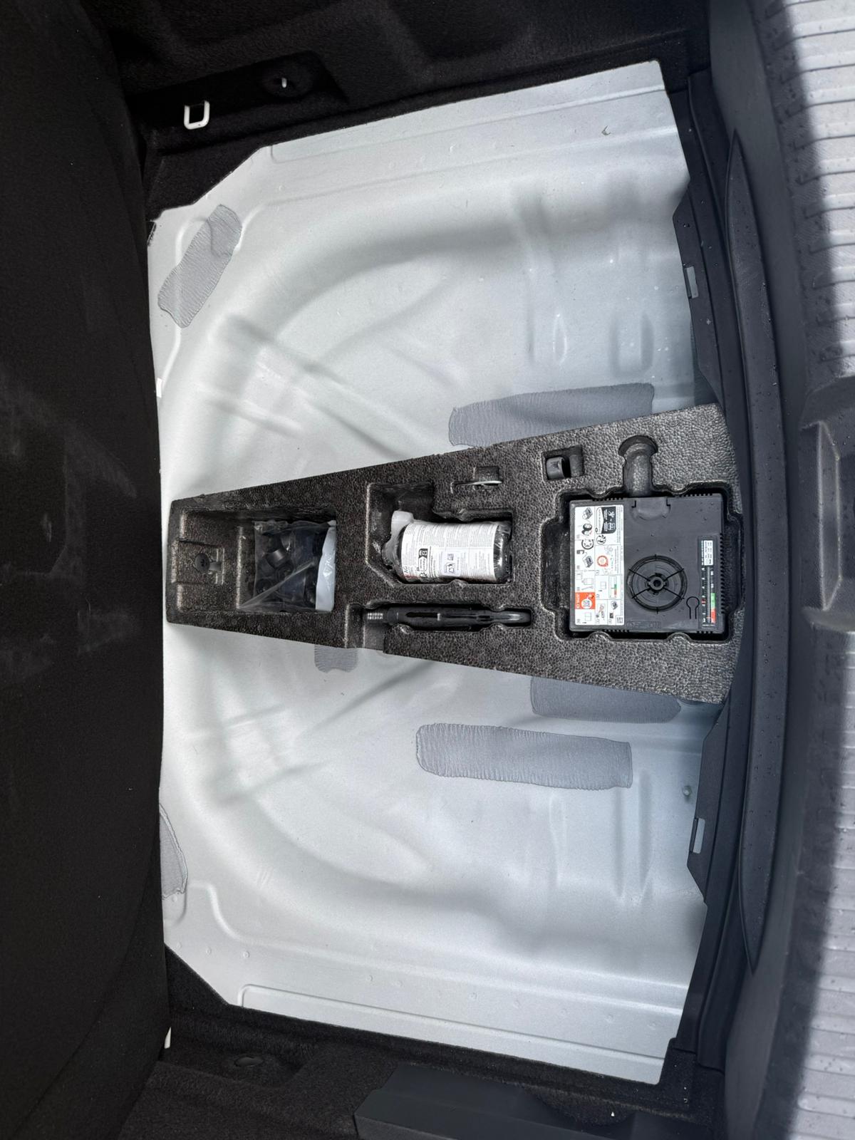 Achat SEAT LEON IV 1,5 TSI 115CV BVM STYLE 25 ANNIVERSAIRE 05/03/2025 en France pour importation en Algérie (Occasion). Spécialiste Export -3 ans, CCR, Mujahid chez DJ CAR. Réf 3xtb3vvc