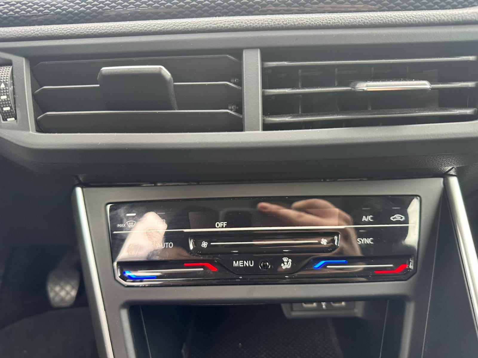 Achat VOLKSWAGEN TAIGO 1.0 TSI 115 BVM6 LIFE – 5P 13/12/2024 en France pour importation en Algérie (Occasion). Spécialiste Export -3 ans, CCR, Mujahid chez DJ CAR. Réf 5joz8ym0