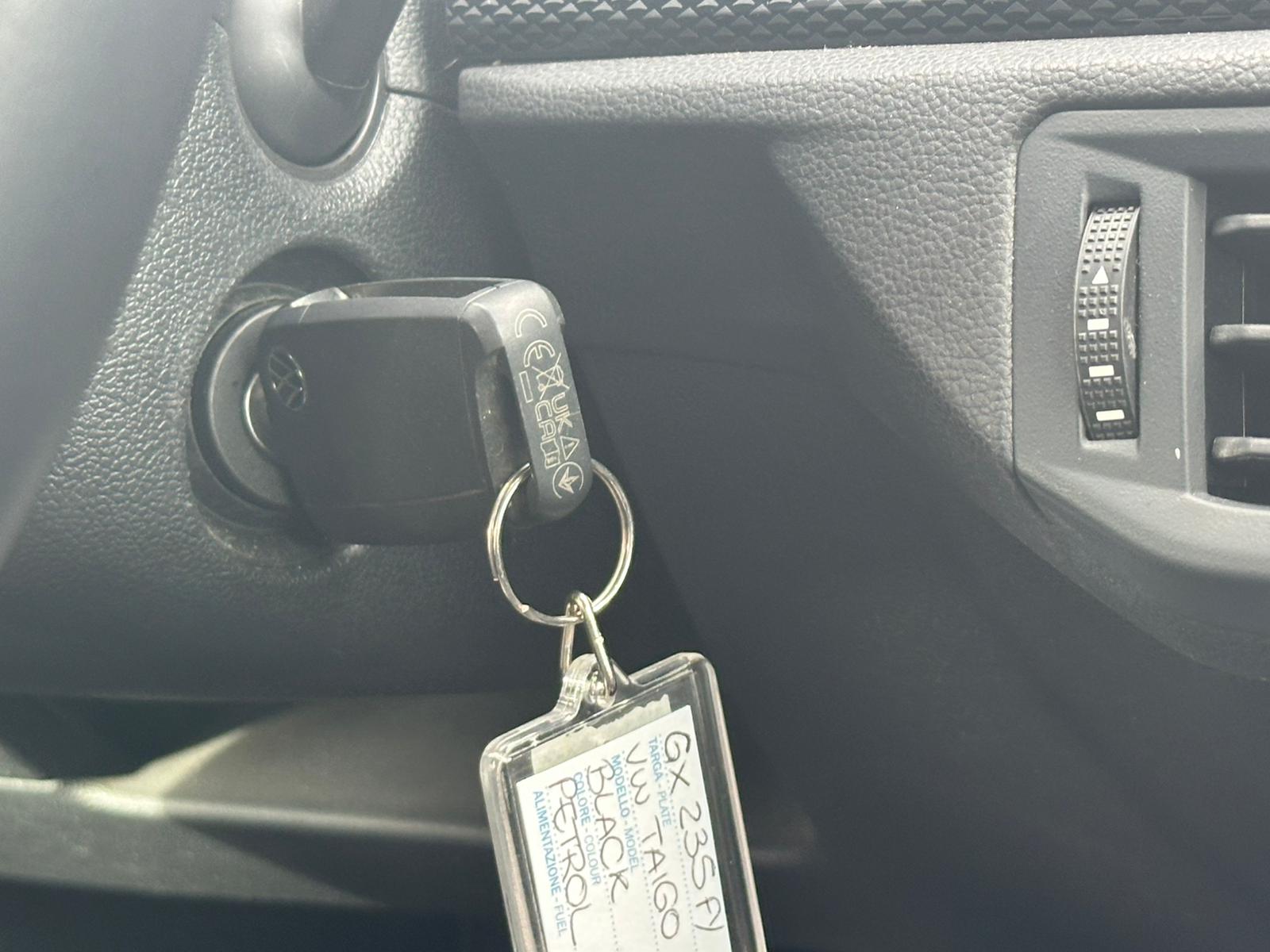 Achat VOLKSWAGEN TAIGO 1.0 TSI 115 BVM6 LIFE – 5P 13/12/2024 en France pour importation en Algérie (Occasion). Spécialiste Export -3 ans, CCR, Mujahid chez DJ CAR. Réf e2h8nl