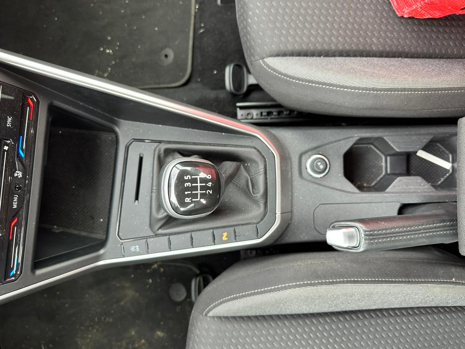 Achat VOLKSWAGEN TAIGO 1.0 TSI 115 BVM6 LIFE – 5P 13/12/2024 en France pour importation en Algérie (Occasion). Spécialiste Export -3 ans, CCR, Mujahid chez DJ CAR. Réf 1v9bsqk