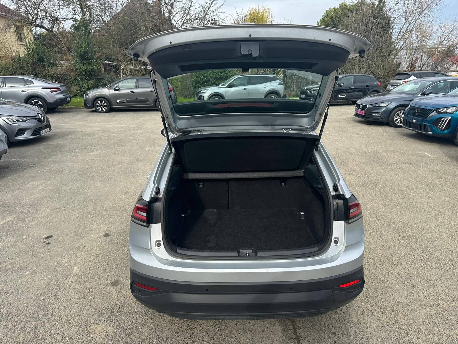 Achat VOLKSWAGEN TAIGO 1.0 TSI 115 BVM6 LIFE – 5P 13/12/2024 en France pour importation en Algérie (Occasion). Spécialiste Export -3 ans, CCR, Mujahid chez DJ CAR. Réf lg629jw