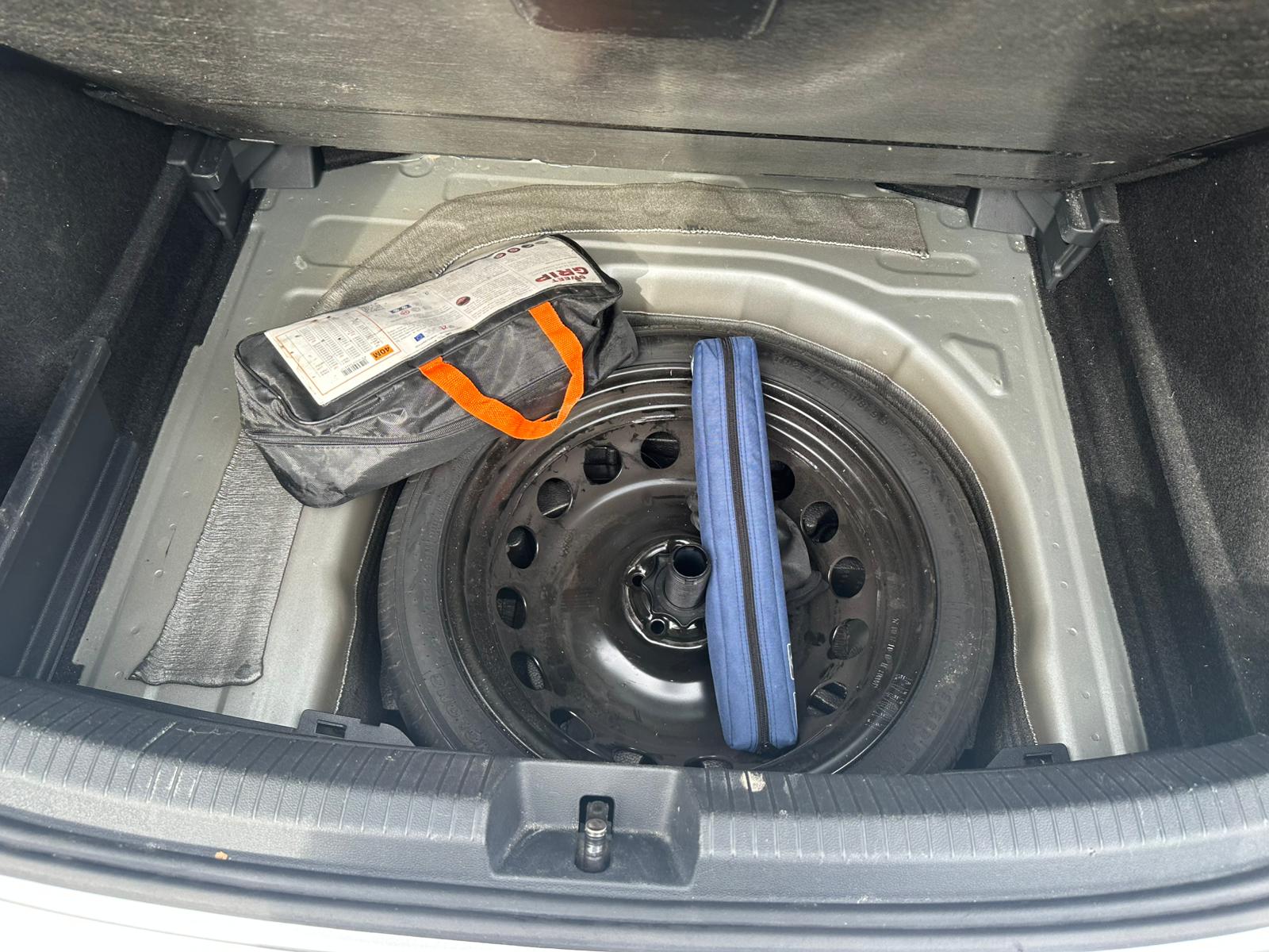 Achat VOLKSWAGEN TAIGO 1.0 TSI 115 BVM6 LIFE – 5P 13/12/2024 en France pour importation en Algérie (Occasion). Spécialiste Export -3 ans, CCR, Mujahid chez DJ CAR. Réf lg629jw