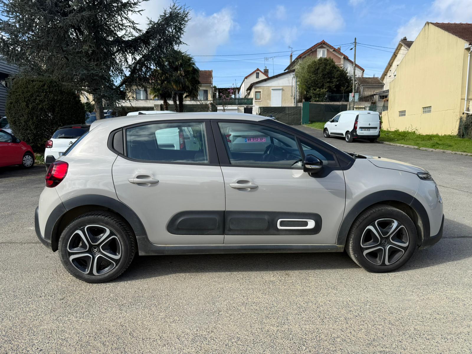 CITROEN C3 1.2 PureTech 83 ch BVM5 Plus – 5P