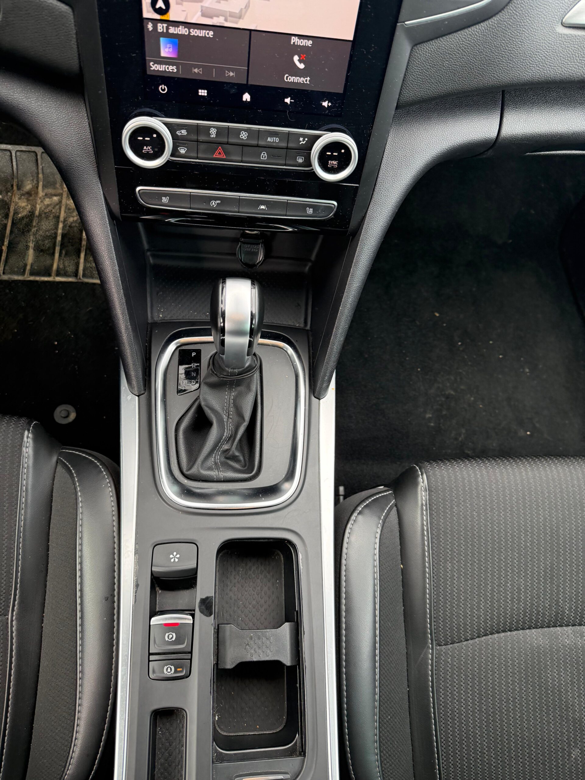 RENAULT MEGANE IV BERLINE 1.3 TCe 140 EDC Techno – 5P